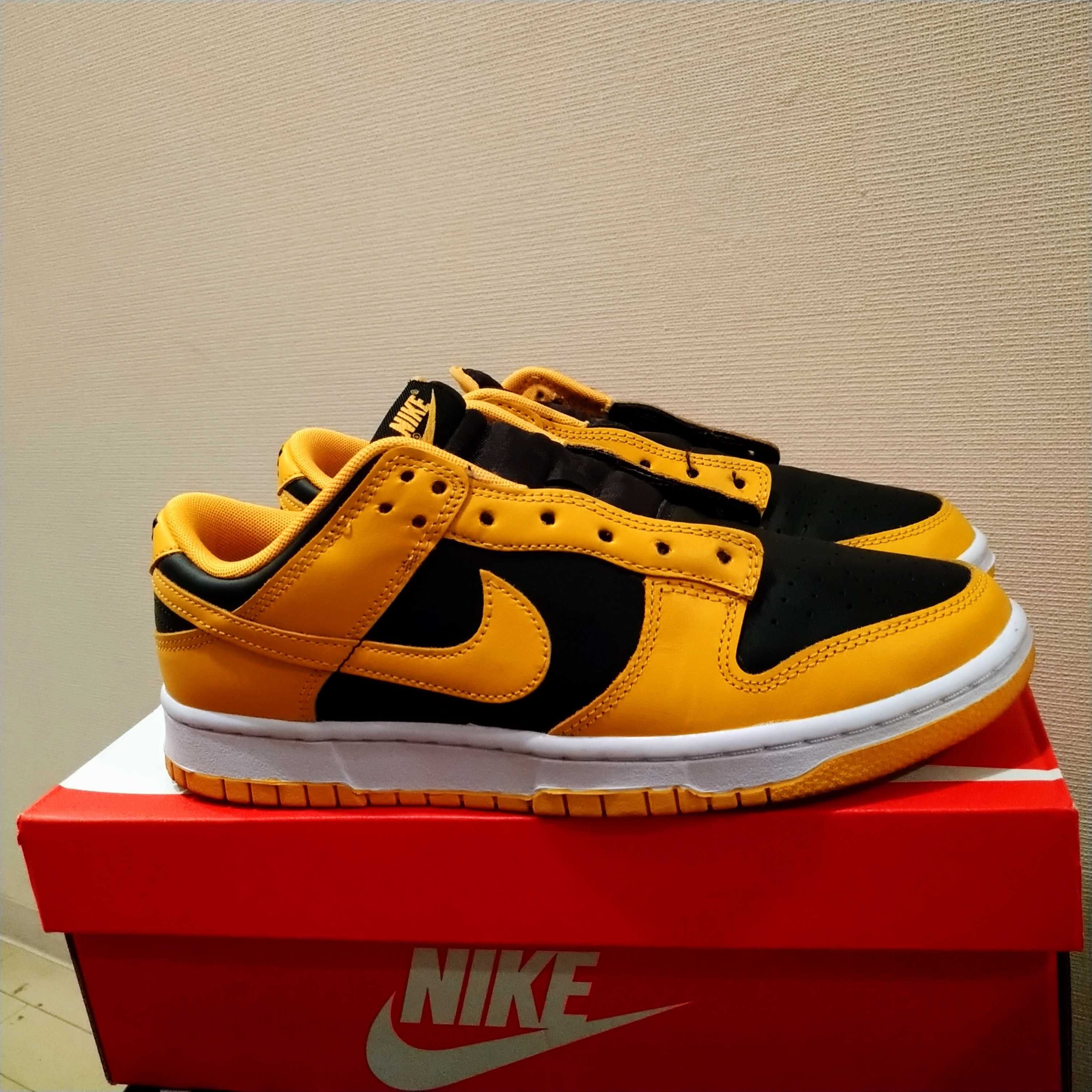 Nike Dunk Low "Championship Goldenrod"