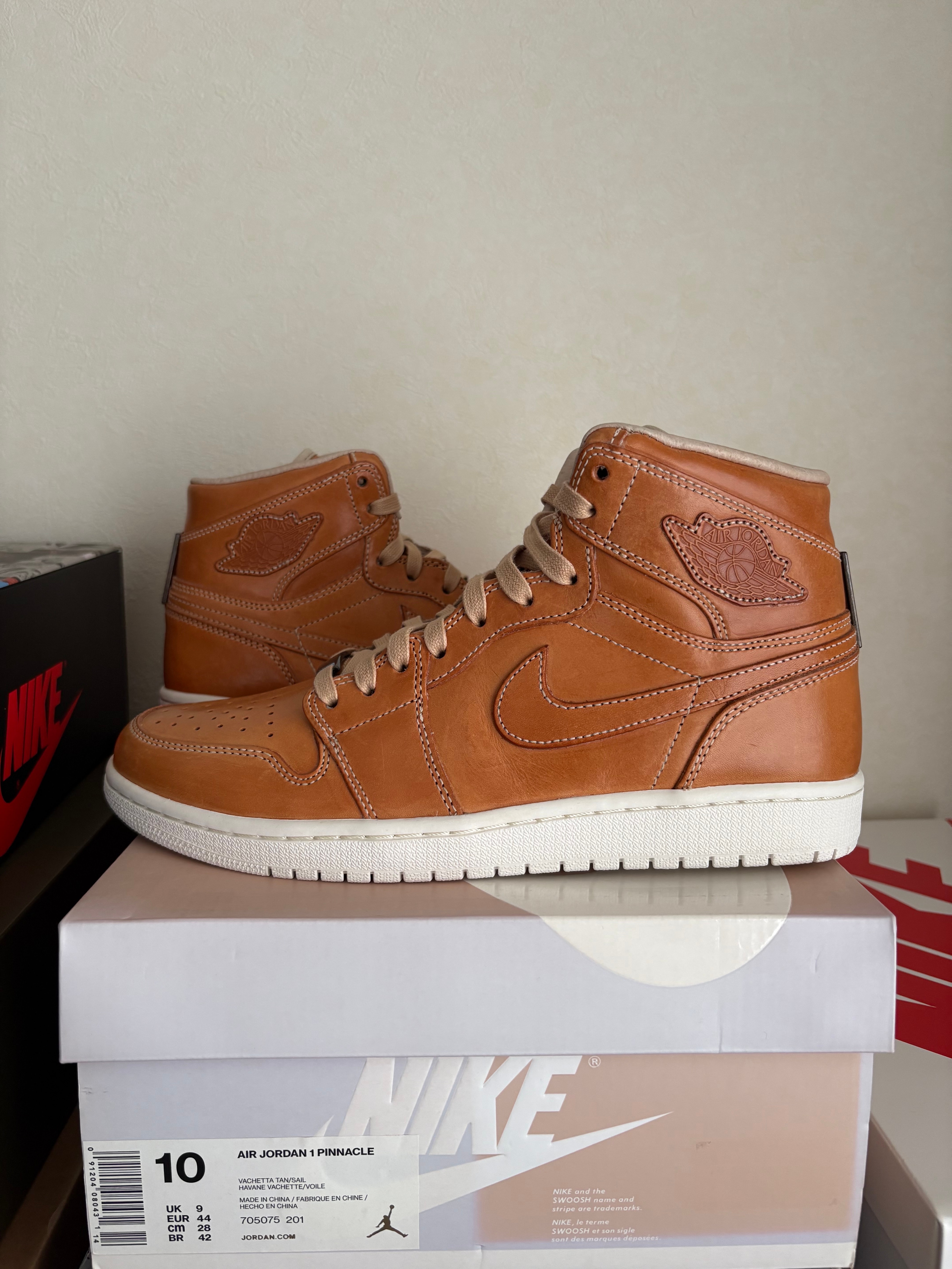 Nike Air Jordan 1 Retro High "Pinnacle Vachetta Tan"