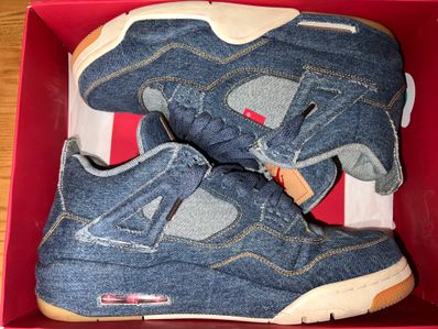 NIKE × LEVI'S AIR JORDAN 4