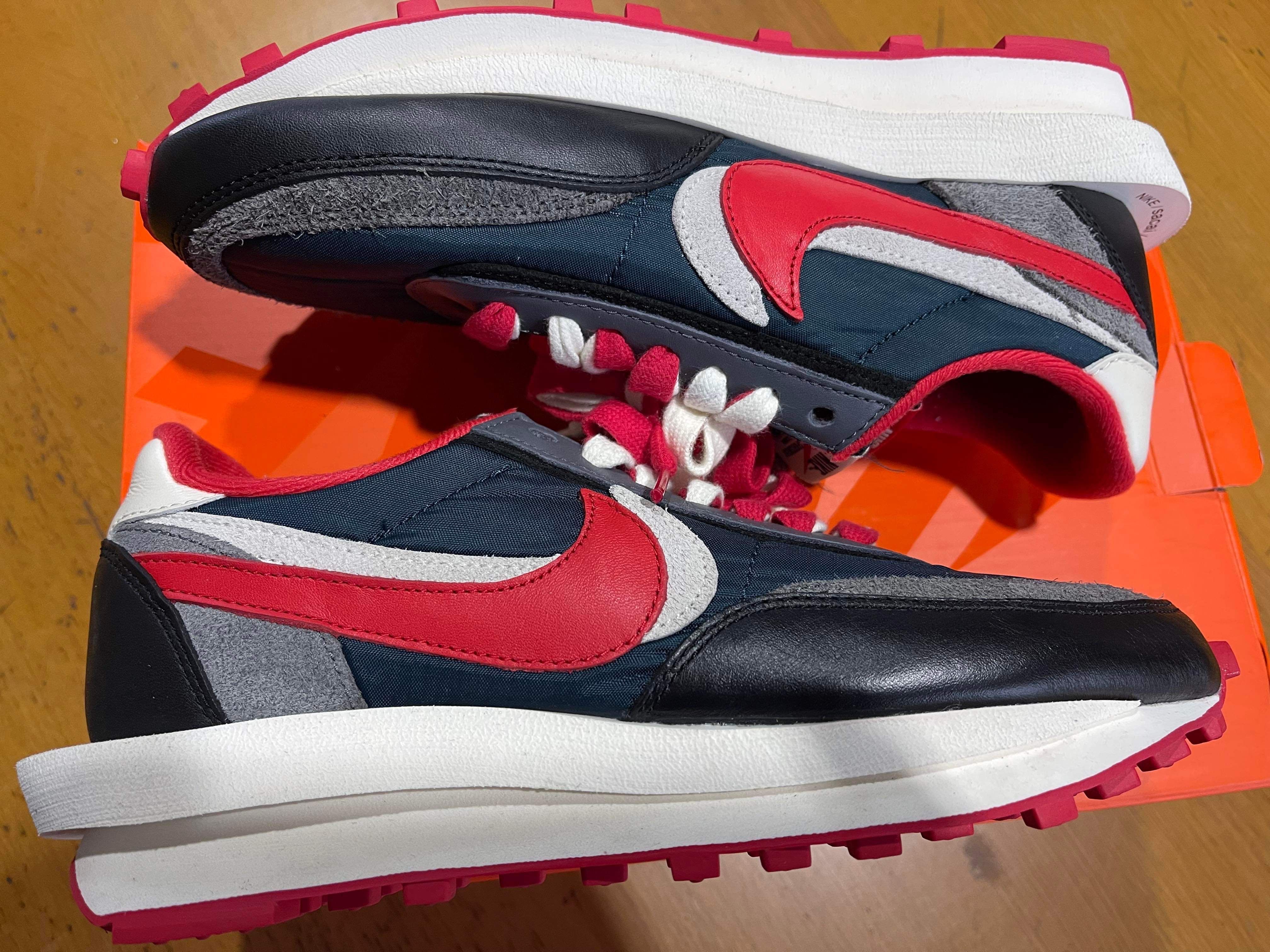 UNDERCOVER × sacai × Nike LD Waffle "Midnight Spruce/Pale Ivory-Dark Grey-University Red"