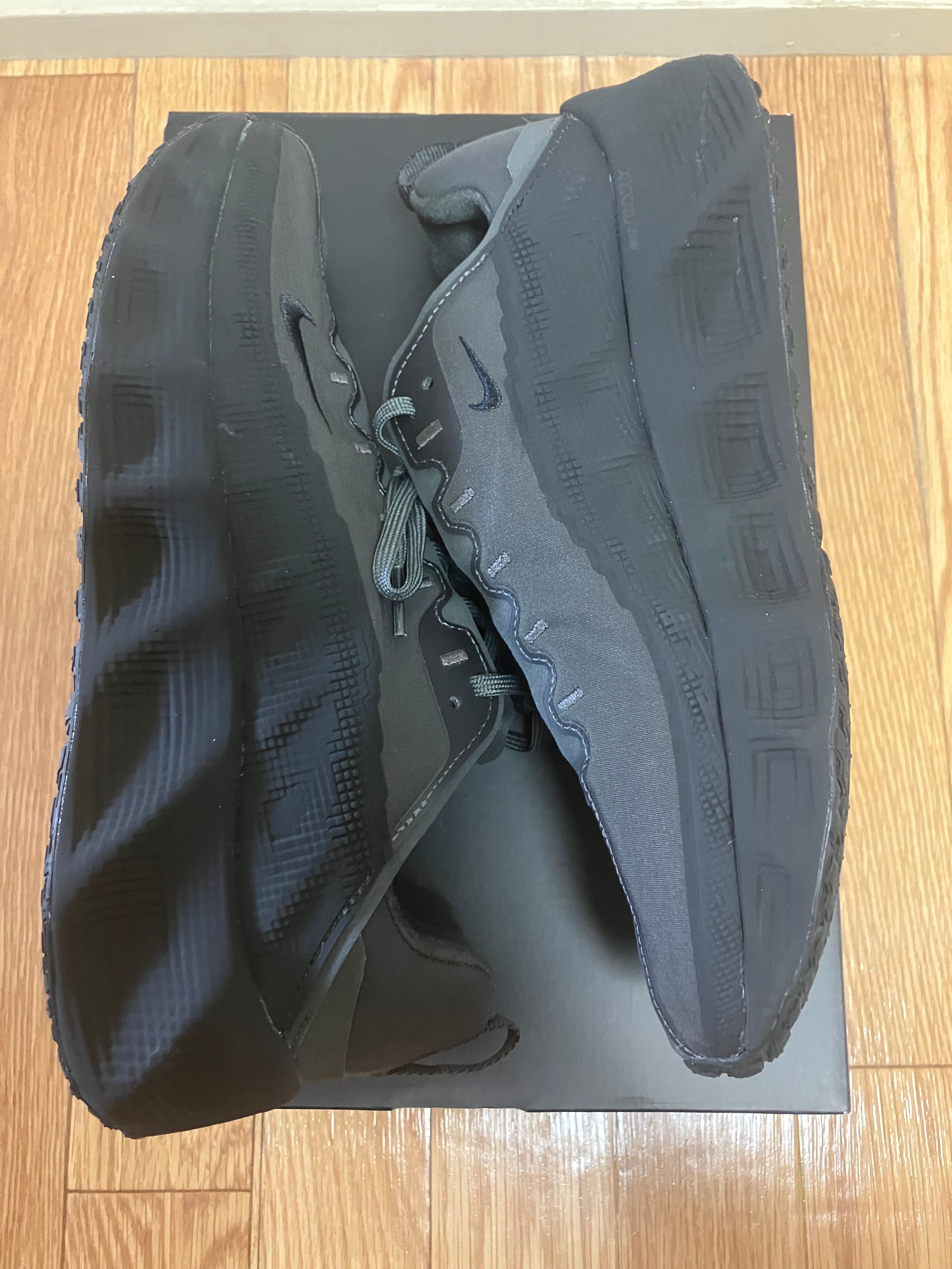 ヘイン ソ × ナイキ エイバ ローバー "ブラック"