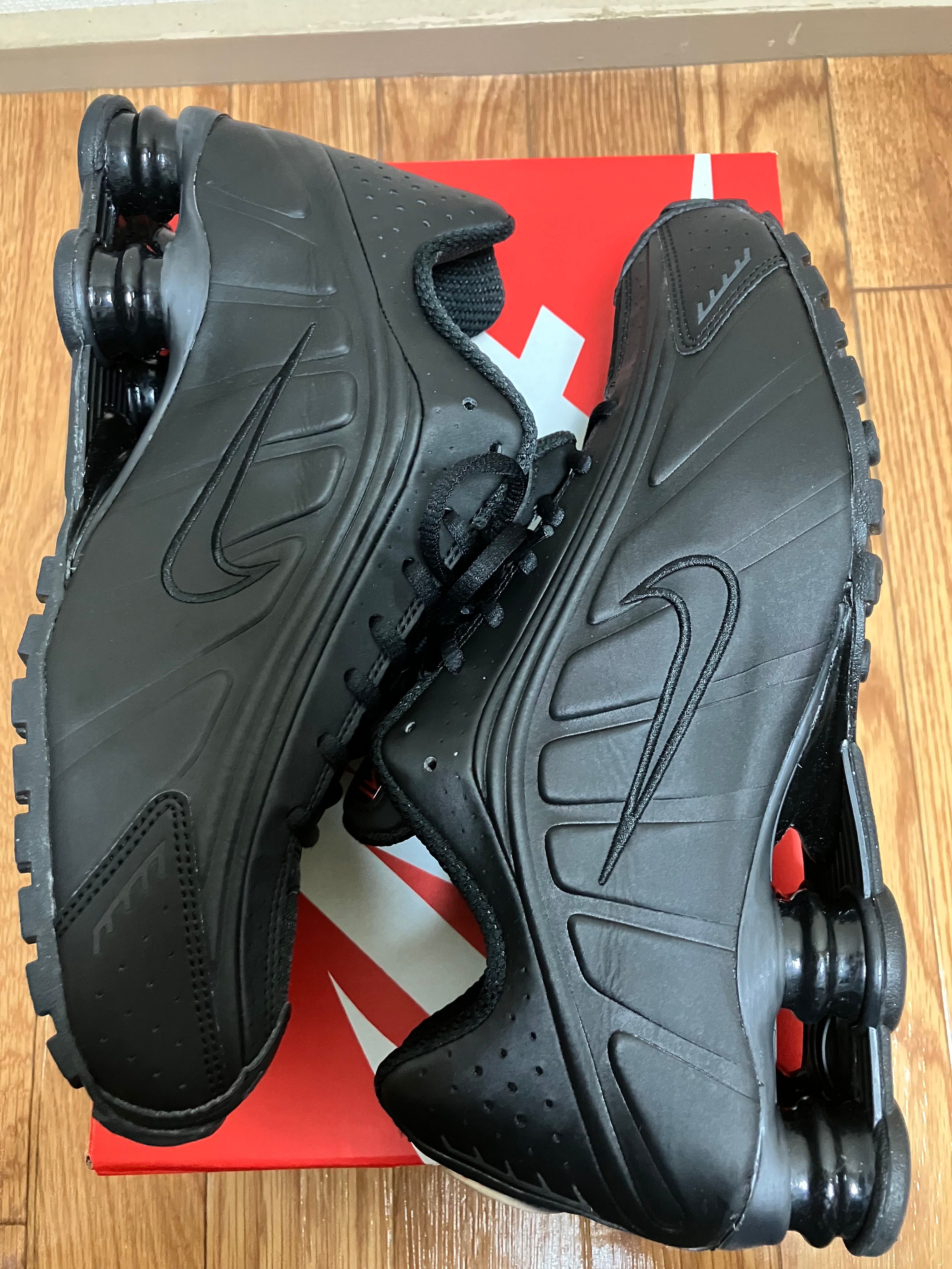 Nike Women's Shox R4 "Black"