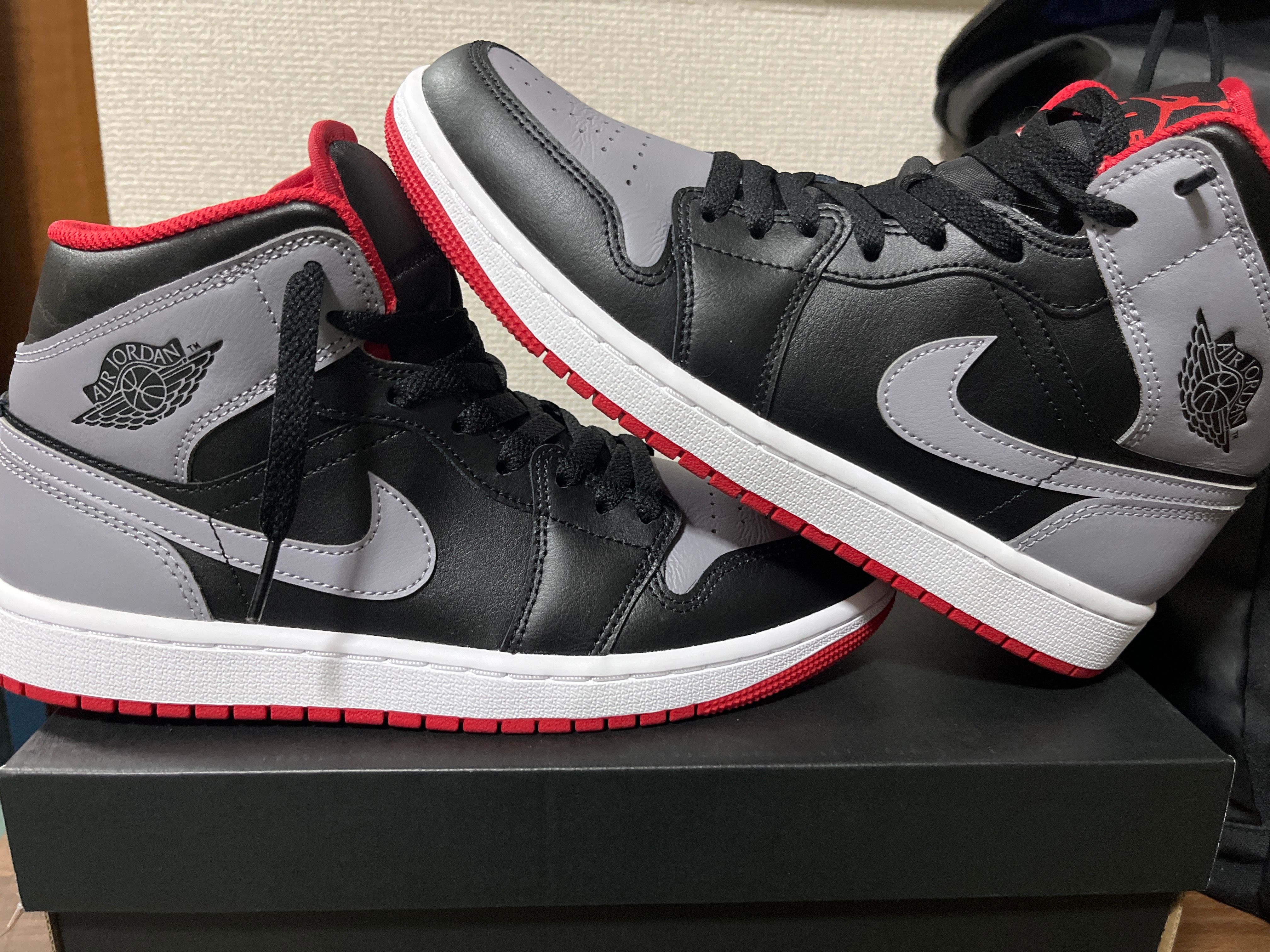 Nike Air Jordan 1 Mid "Black/Cement Grey"