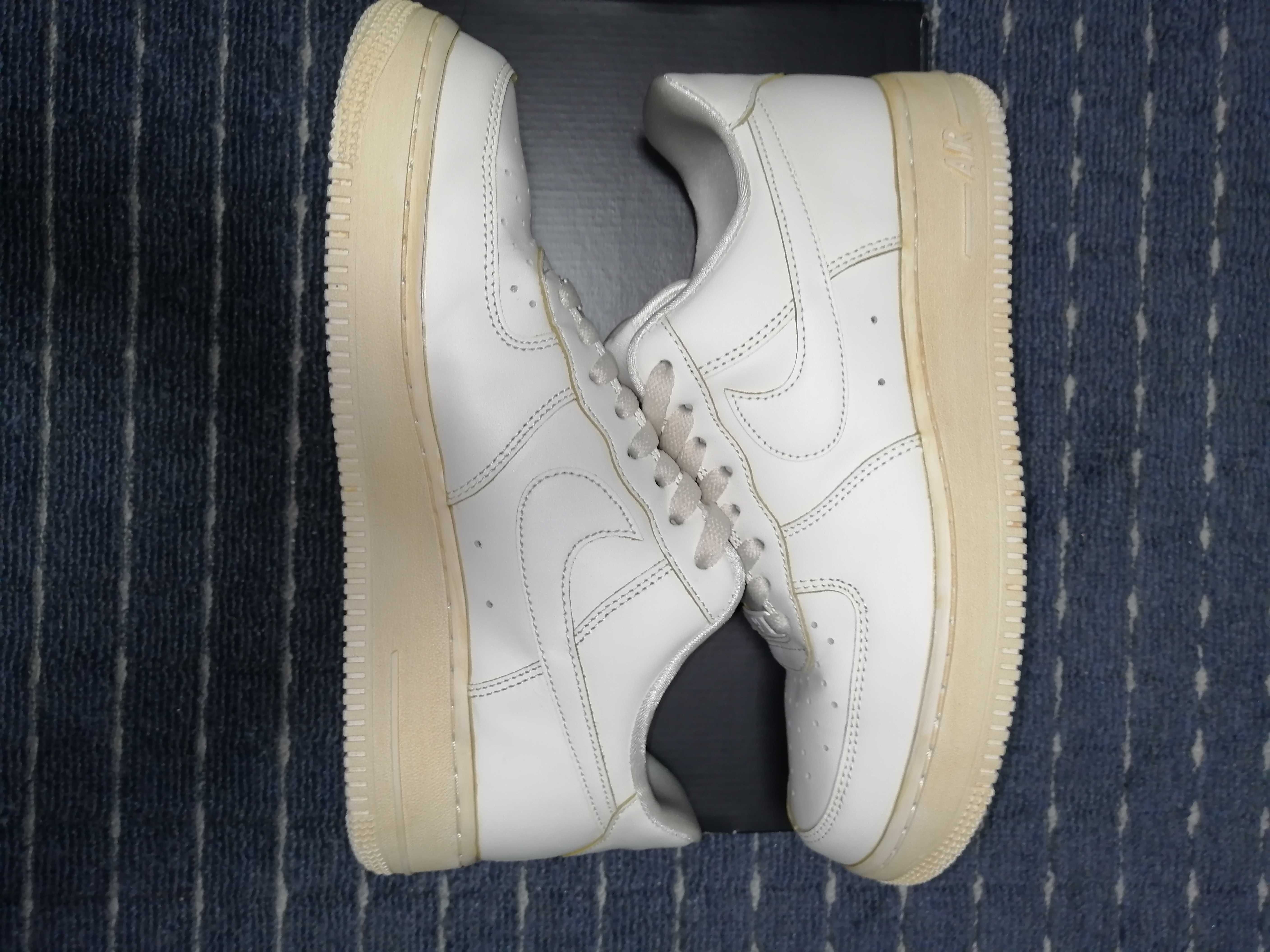 Nike Air Force 1 Low '07 LV8 "Made You Look"
