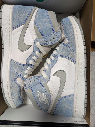 Nike Air Jordan 1 High OG "Hyper Royal"