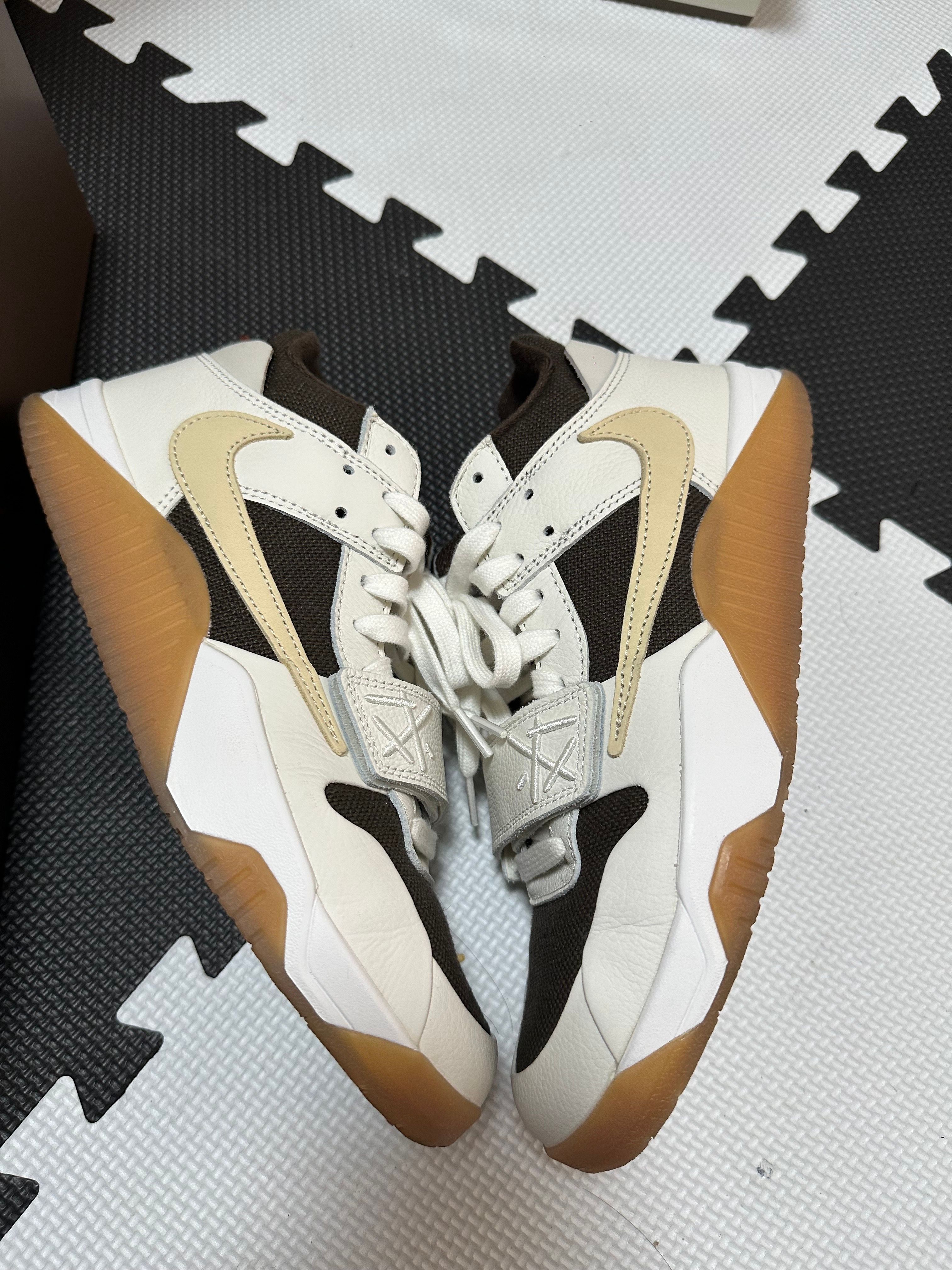 Travis Scott × Nike Jordan Jumpman Jack TR "Sail and Dark Mocha"