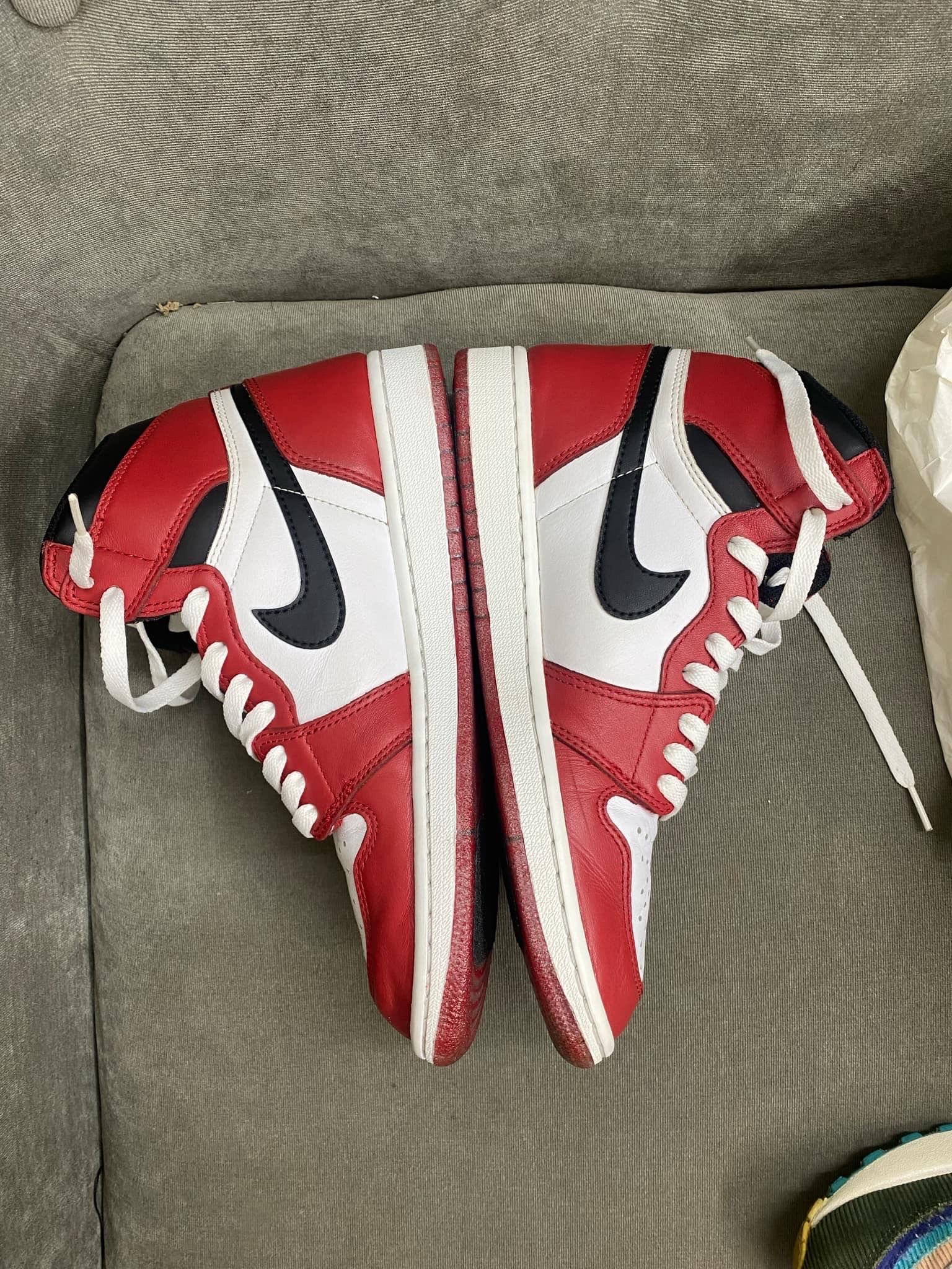 Nike Air Jordan 1 Retro High "Chicago" (2015)