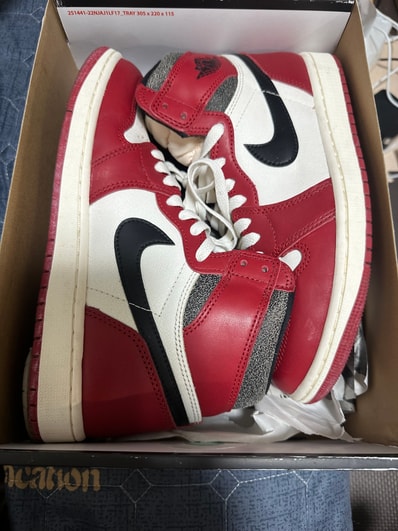 Nike Air Jordan 1 High OG "Lost & Found/Chicago"
