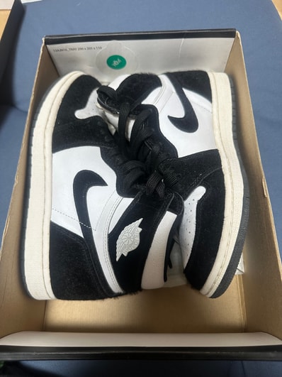 Nike Women's Air Jordan 1 Retro High OG "Black/White"