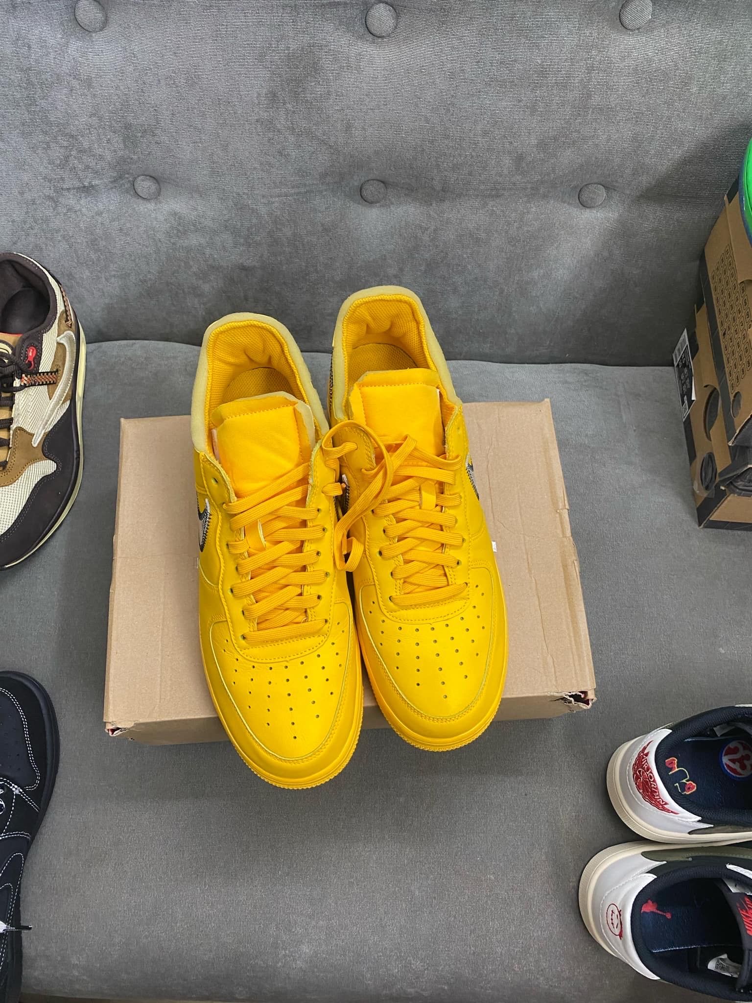 Off-White × Nike Air Force 1 Low "University Gold"