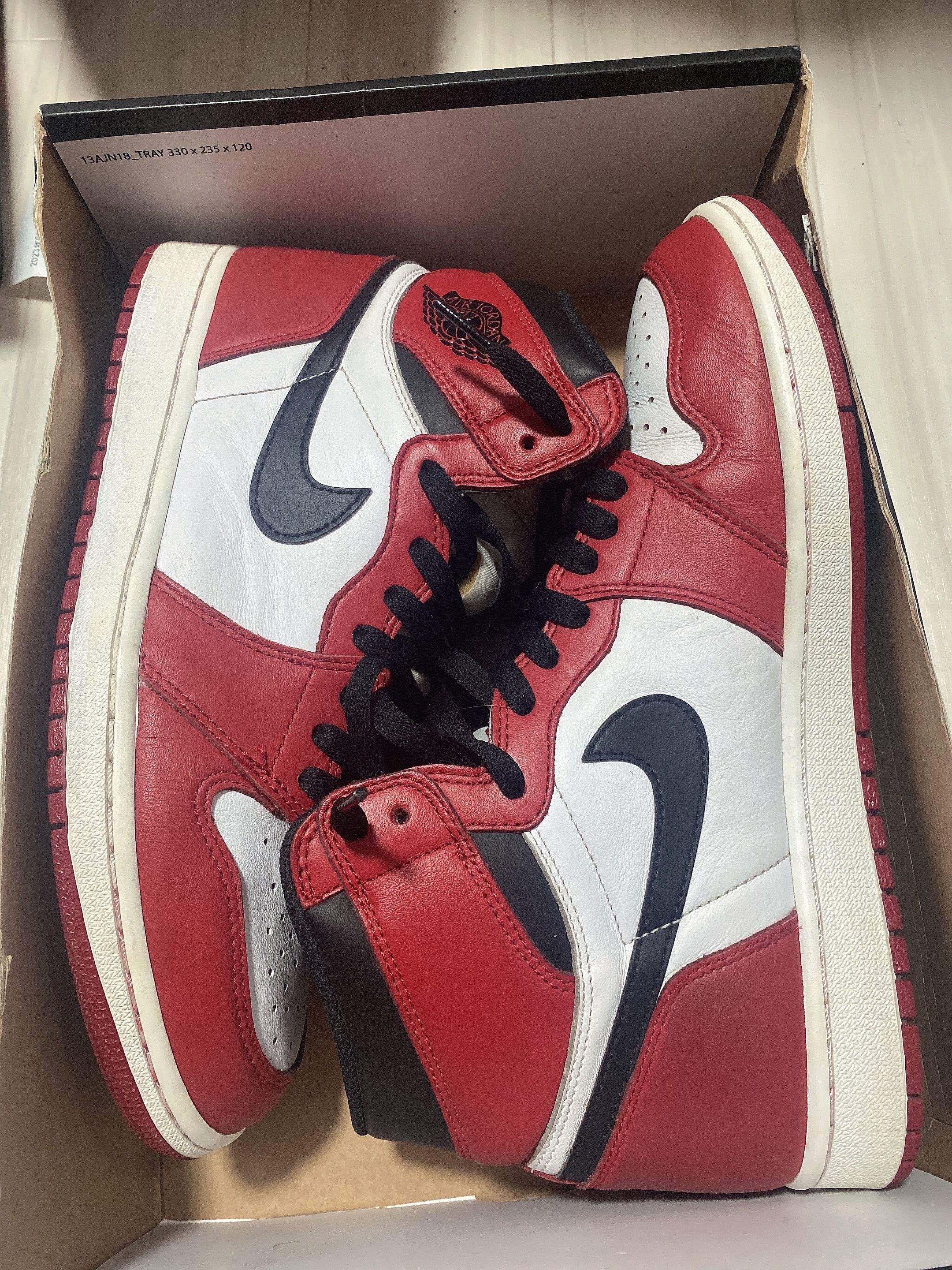 Nike Air Jordan 1 Retro High "Chicago" (2015)