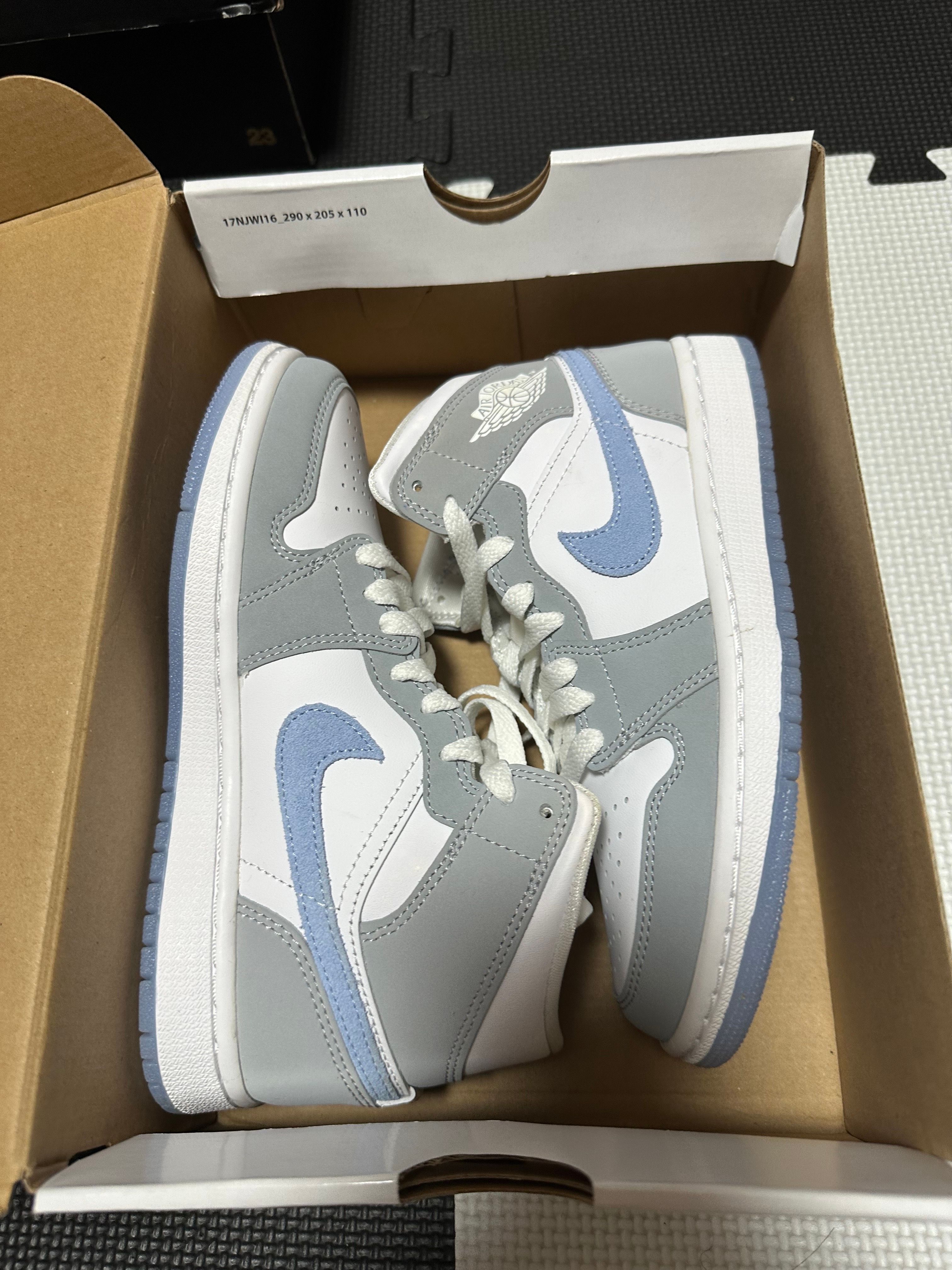 Nike Women's Air Jordan 1 Mid "Wolf Grey"