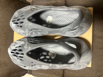 adidas YEEZY Foam Runner "MX Granite"