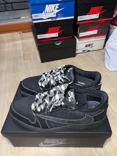 Travis Scott × Nike Air Jordan 1 Low OG SP "Black Phantom"