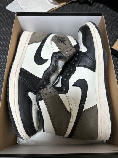 Nike Air Jordan 1 High OG "Sail/Dark Mocha/Black"