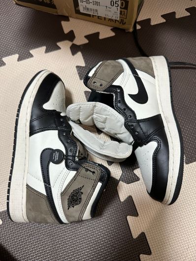 Nike GS Air Jordan 1 High OG "Sail/Dark Mocha/Black"