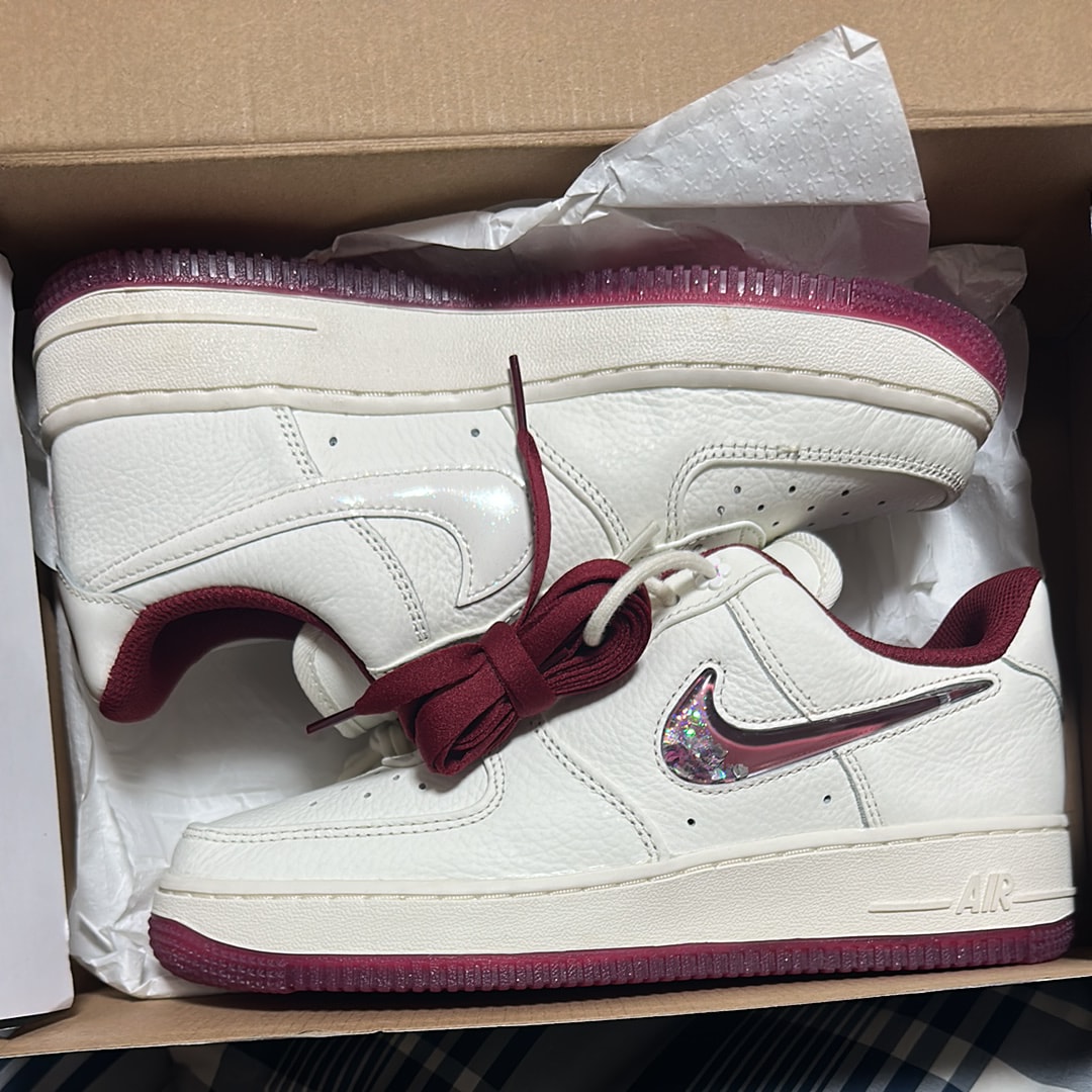 Nike Women's Air Force 1 Low "Valentine's Day" (2024)