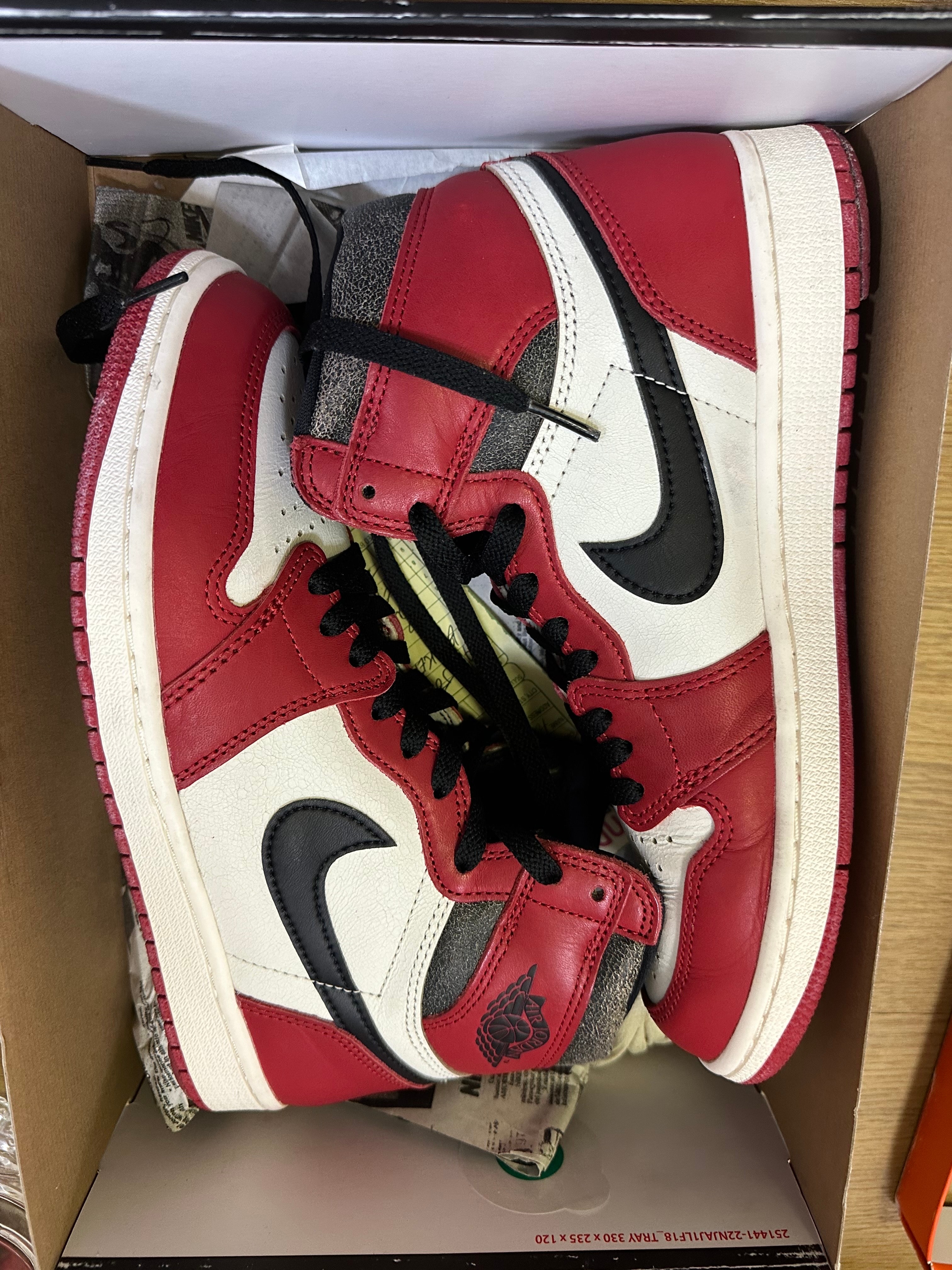 Nike Air Jordan 1 High OG "Lost & Found/Chicago"
