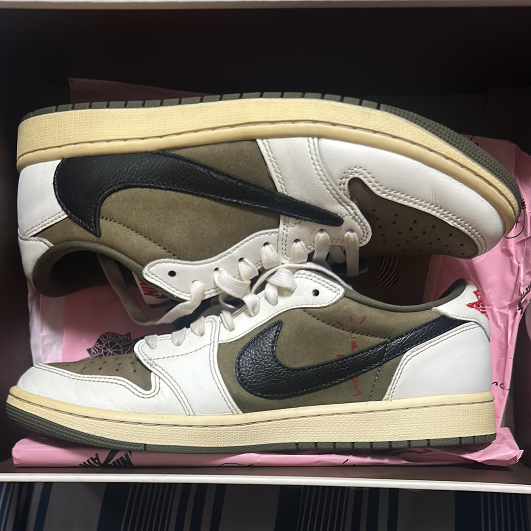 Travis Scott × Nike Air Jordan 1 Low OG SP "Reverse Olive"