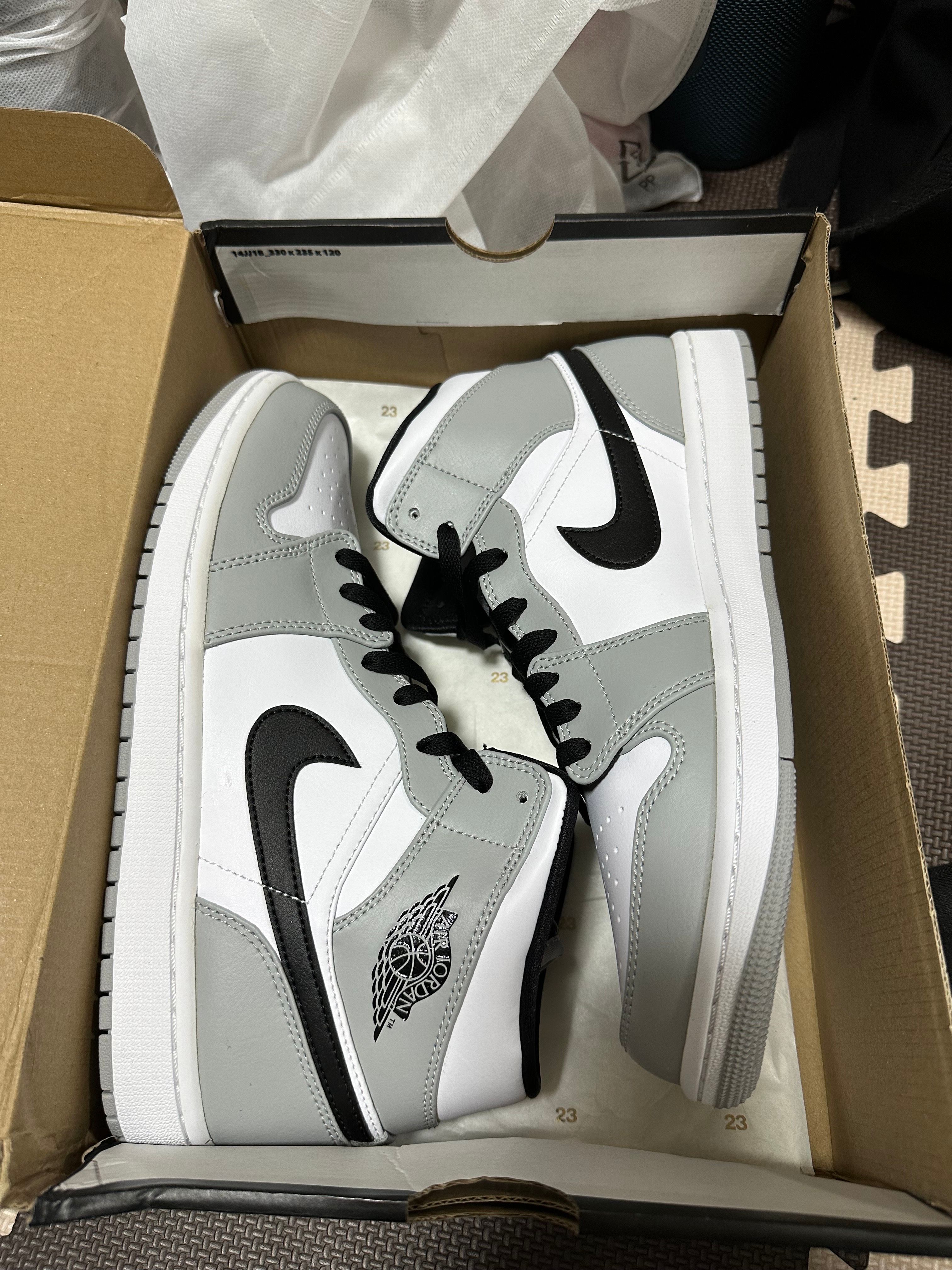 Nike Air Jordan 1 Mid "Light Smoke Grey/White/Black"