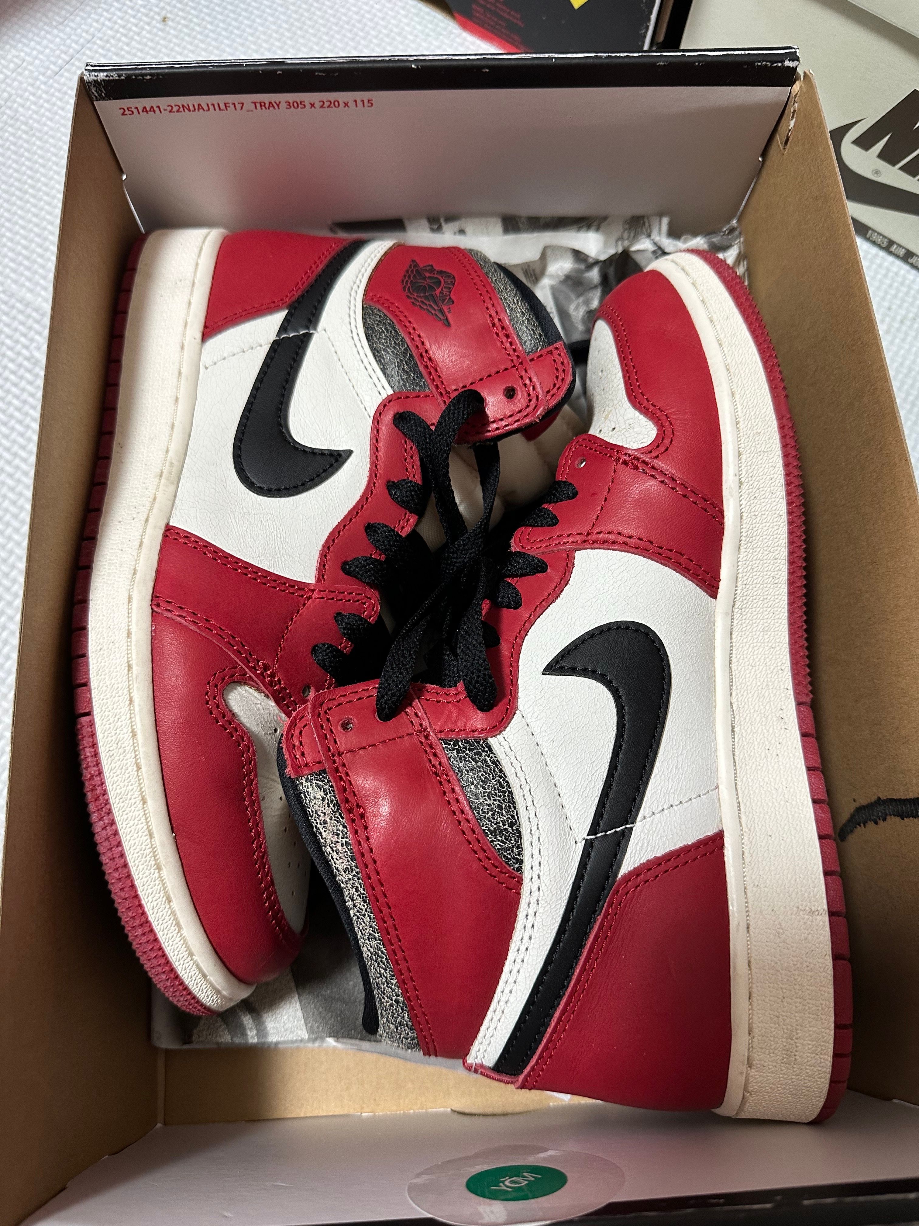 Nike GS Air Jordan 1 High OG "Lost & Found/Chicago"