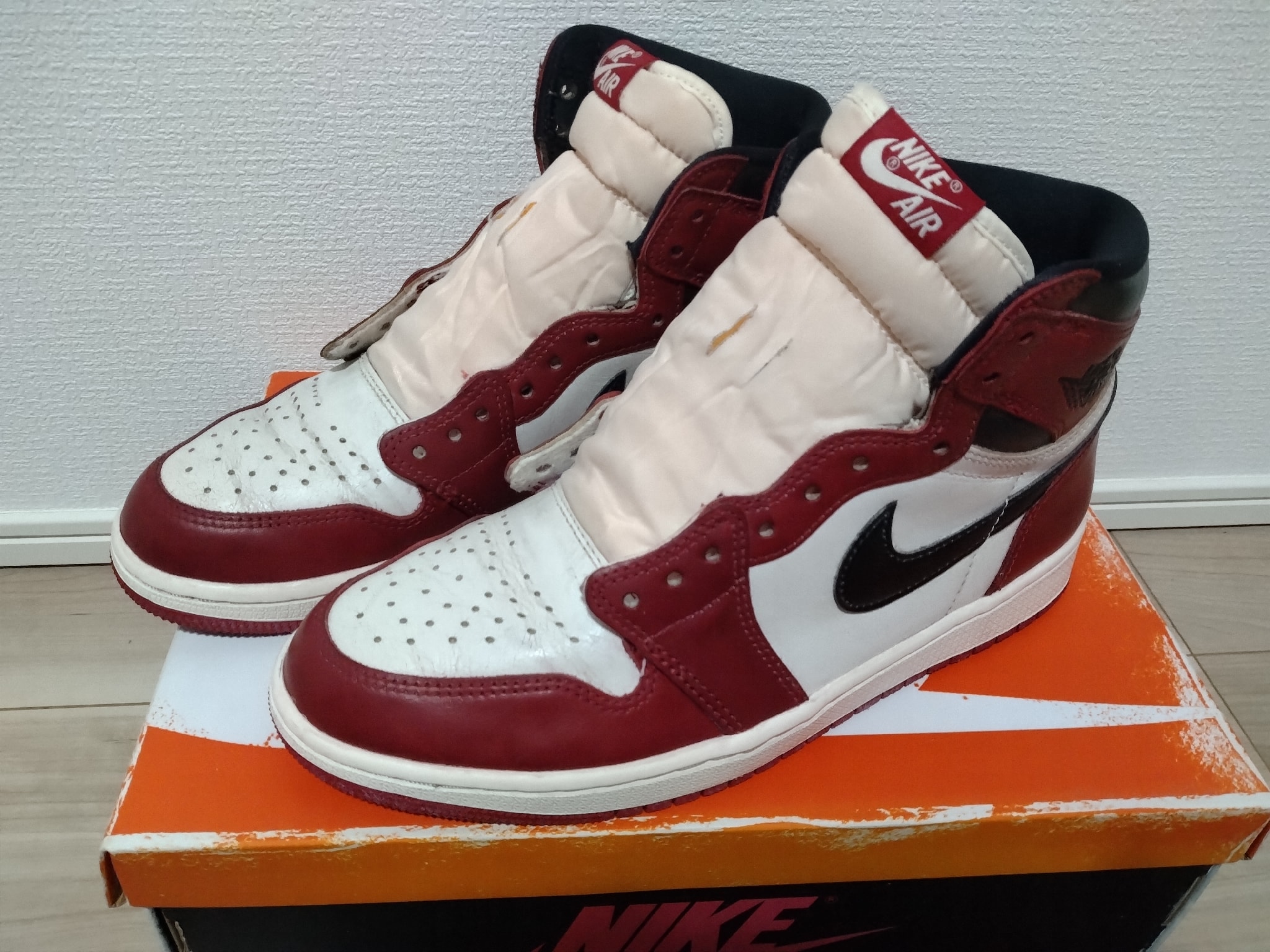 Nike Air Jordan 1 High OG "Lost & Found/Chicago"