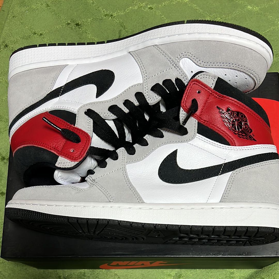 Nike Air Jordan 1 High OG "White/Black/Light Smoke Grey"