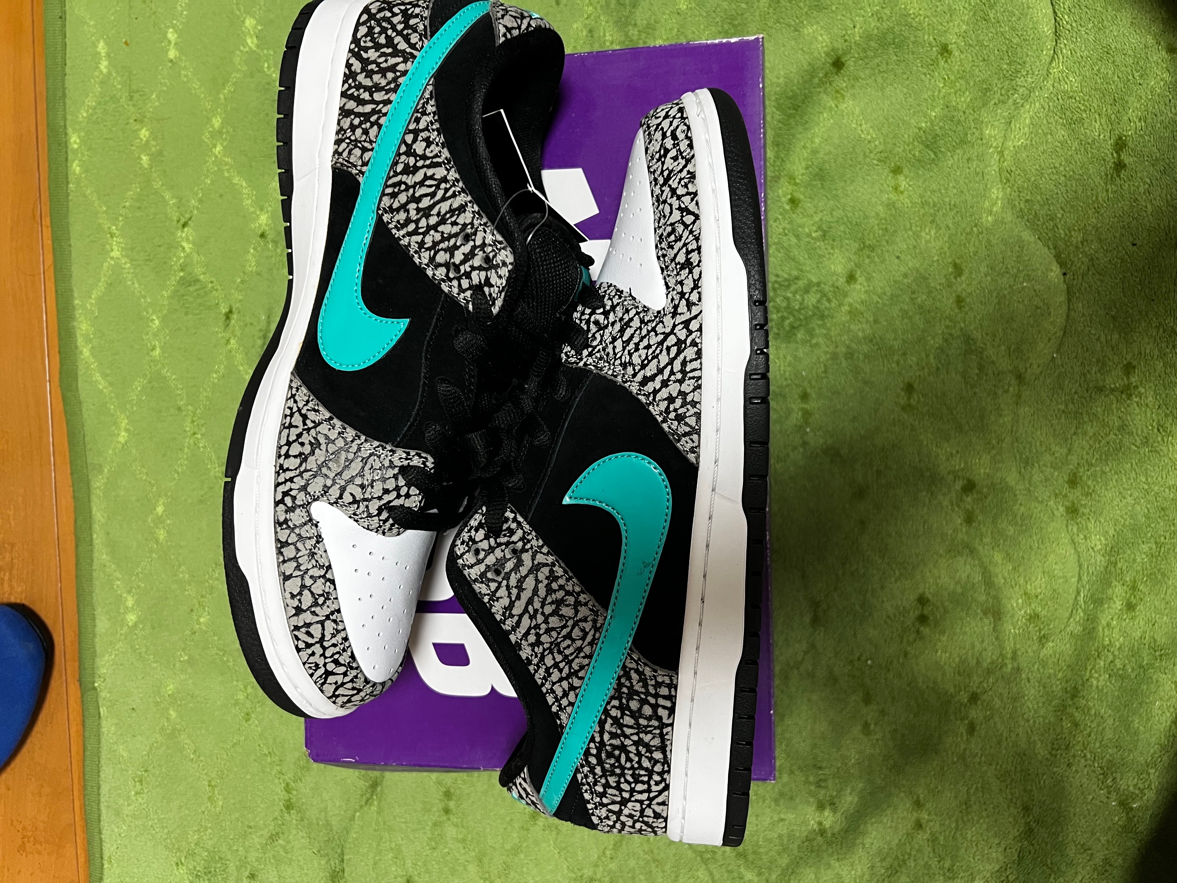 Nike SB Dunk Low "Elephant/Safari"