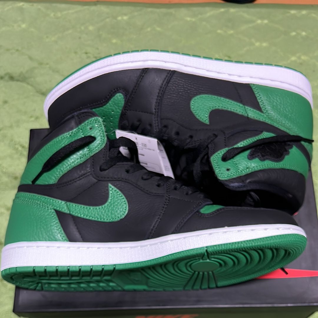 Nike Air Jordan 1 Retro High OG "Black/Pine Green" (2020)