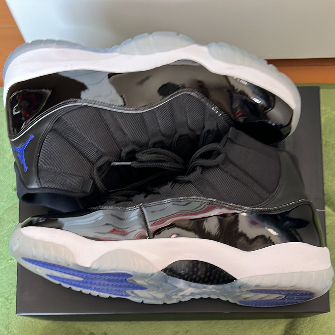 Nike Air Jordan 11 Retro "Space Jam" (2016)