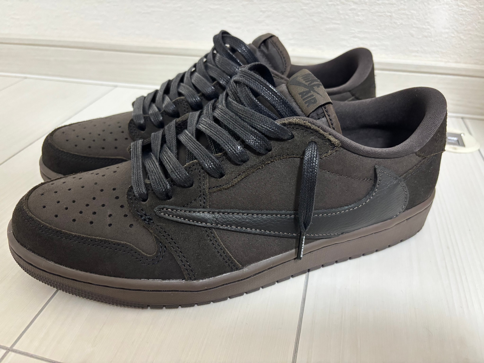 Travis Scott × Nike Air Jordan 1 Low OG SP "Velvet Brown and Dark Mocha"