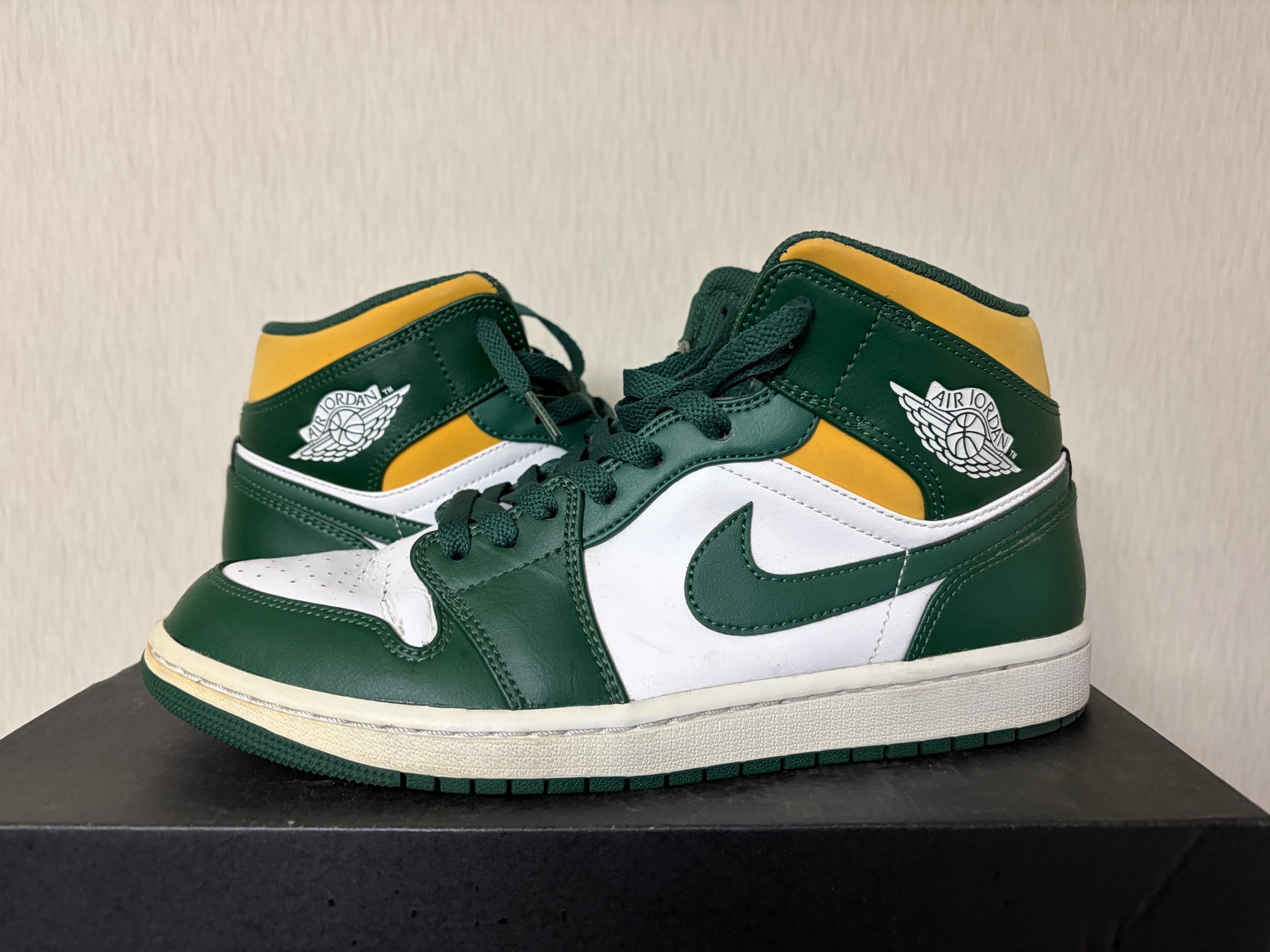 Nike Air Jordan 1 Mid "Seattle Supersonics"