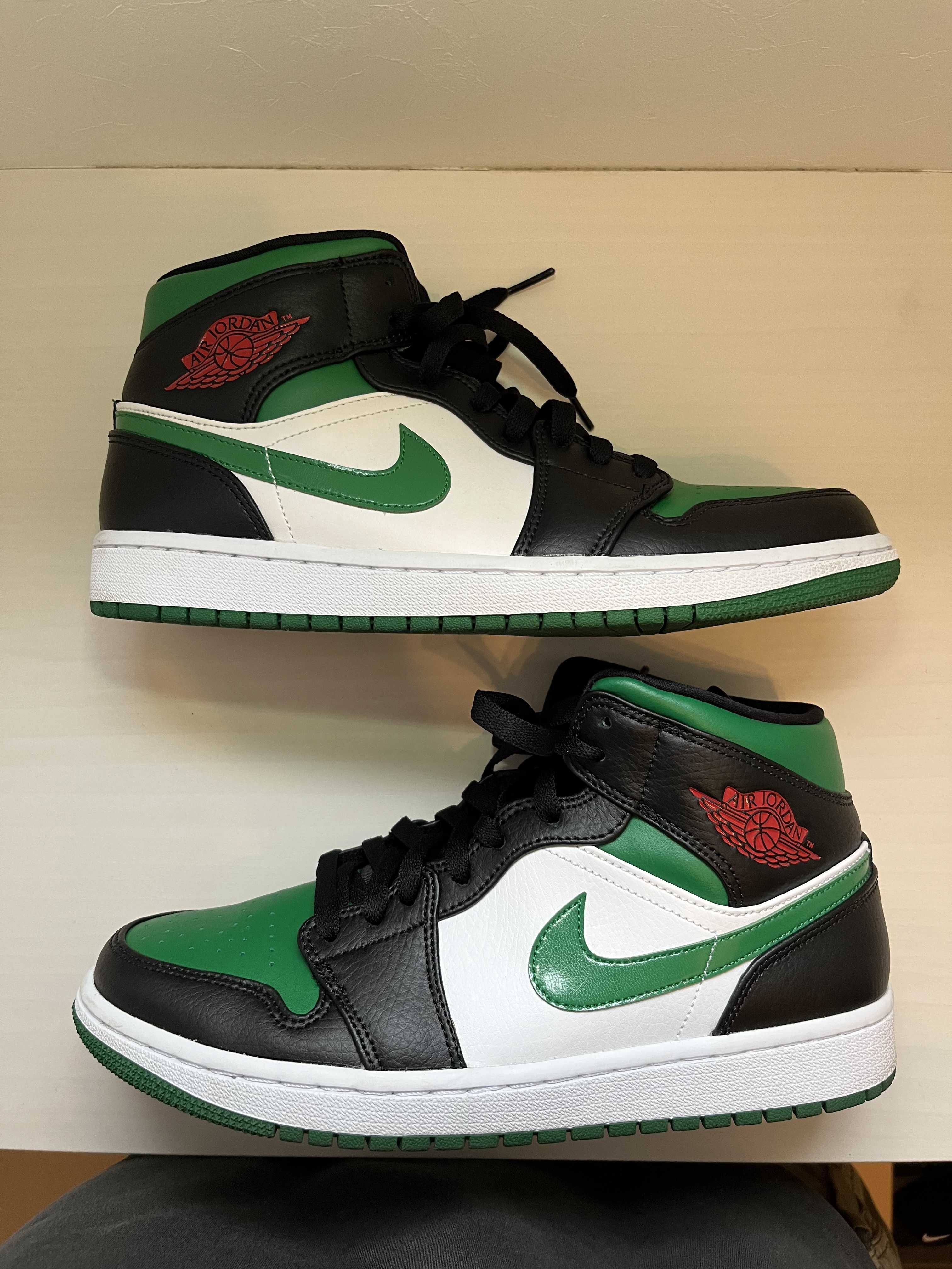 Nike Air Jordan 1 Mid "Pine Green"