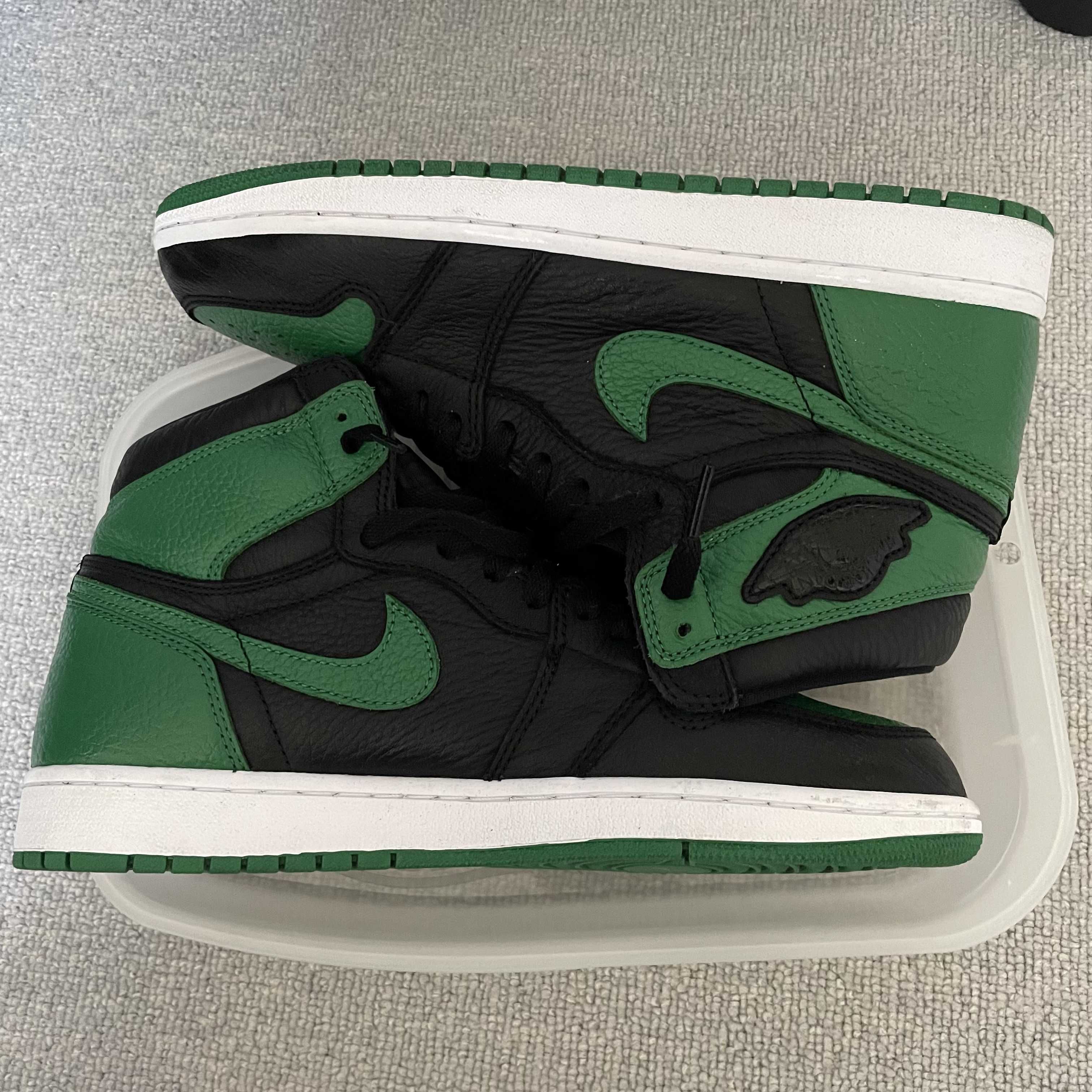 Nike Air Jordan 1 Retro High OG "Black/Pine Green" (2020)