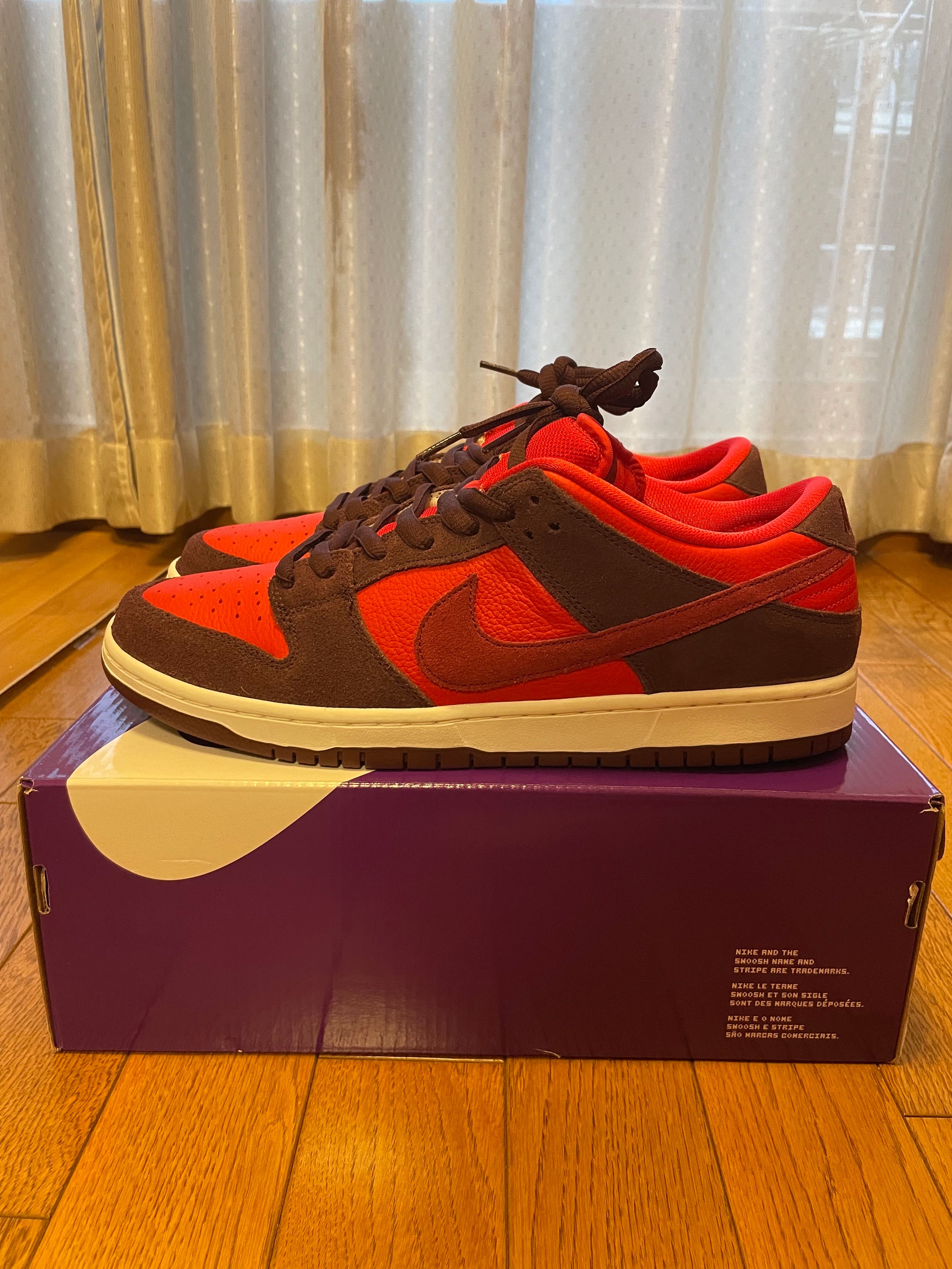 Nike SB Dunk Low "Cherry"