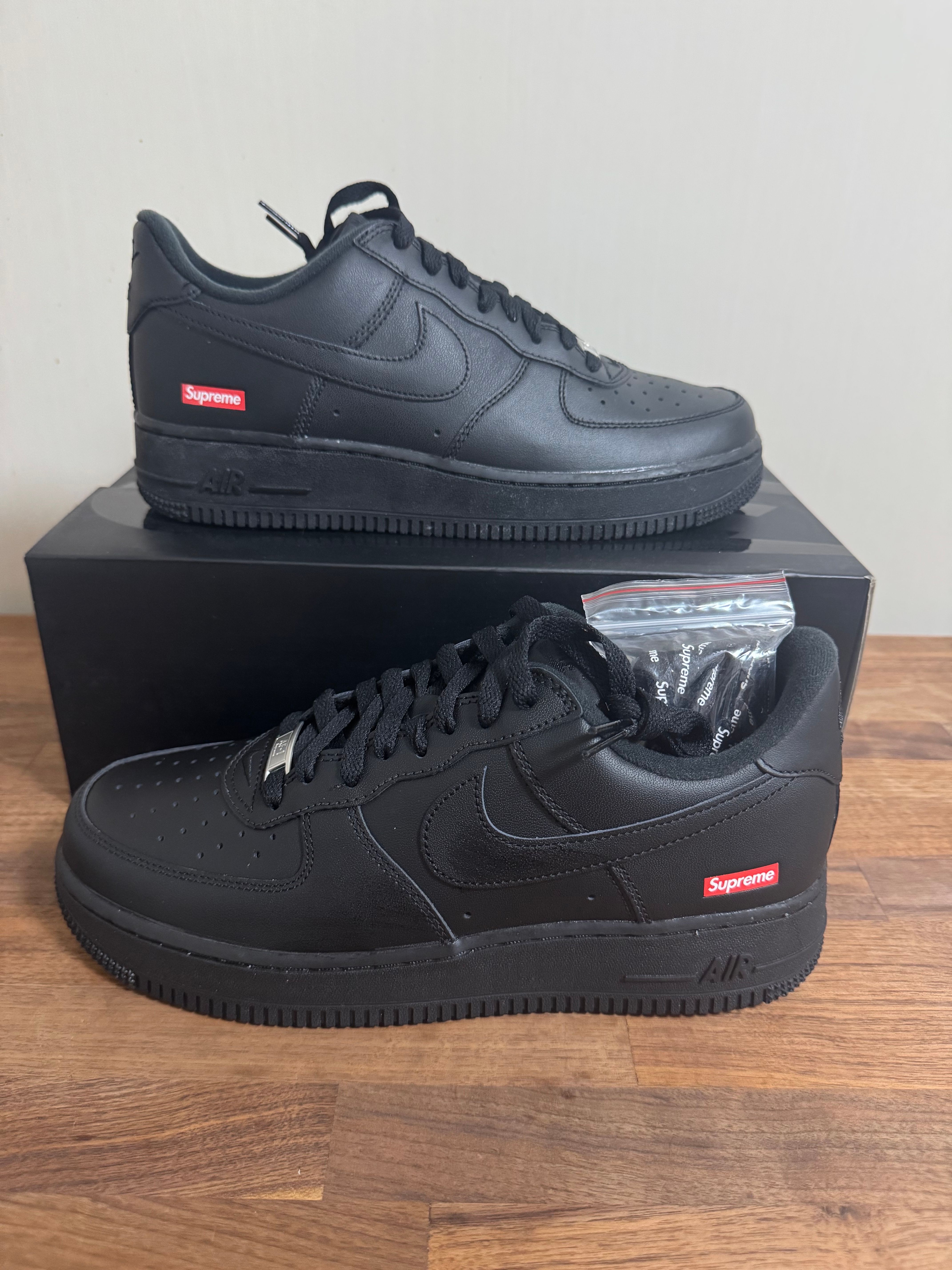 Supreme × Nike Air Force 1 Low "Black"