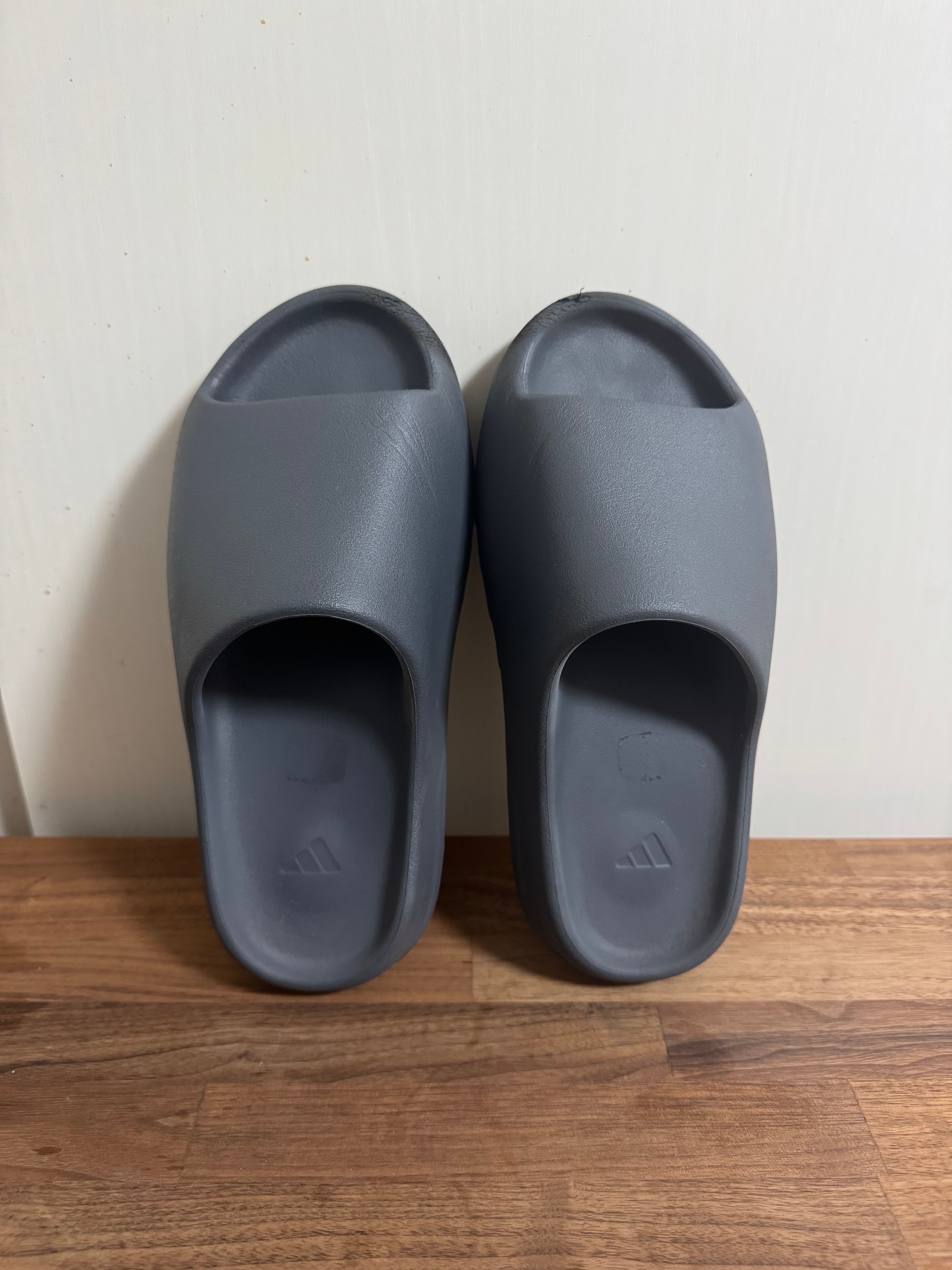 adidas YEEZY Slide "Slate Grey"