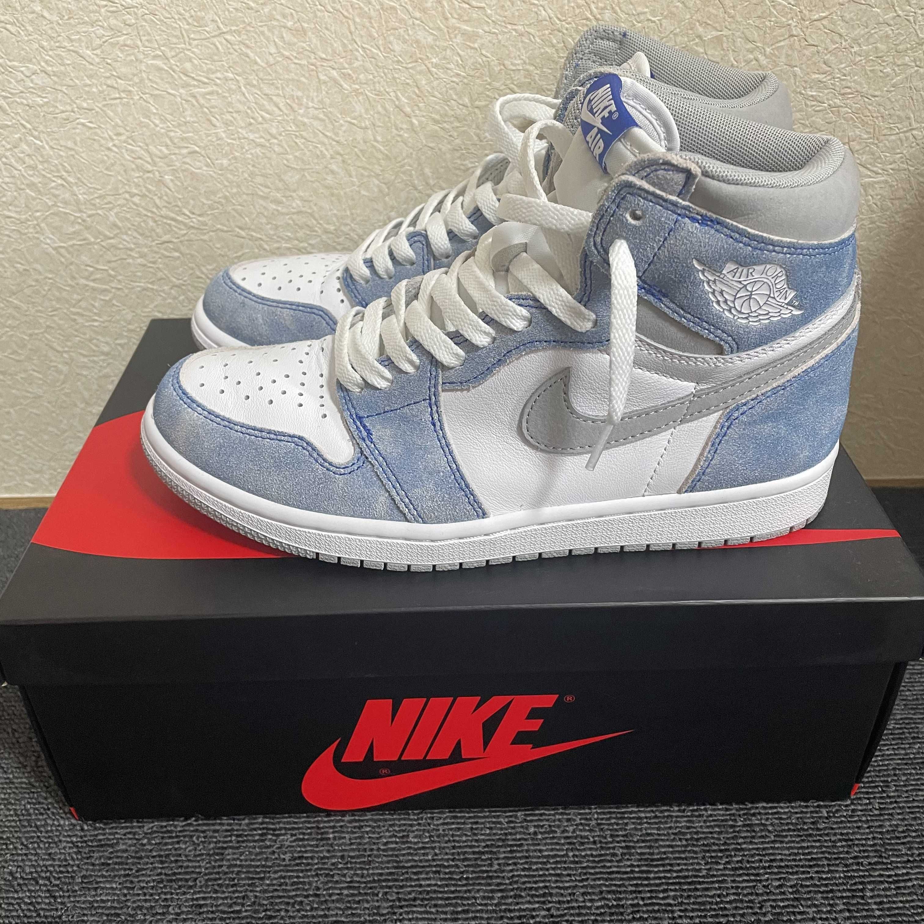 Nike Air Jordan 1 High OG "Hyper Royal"