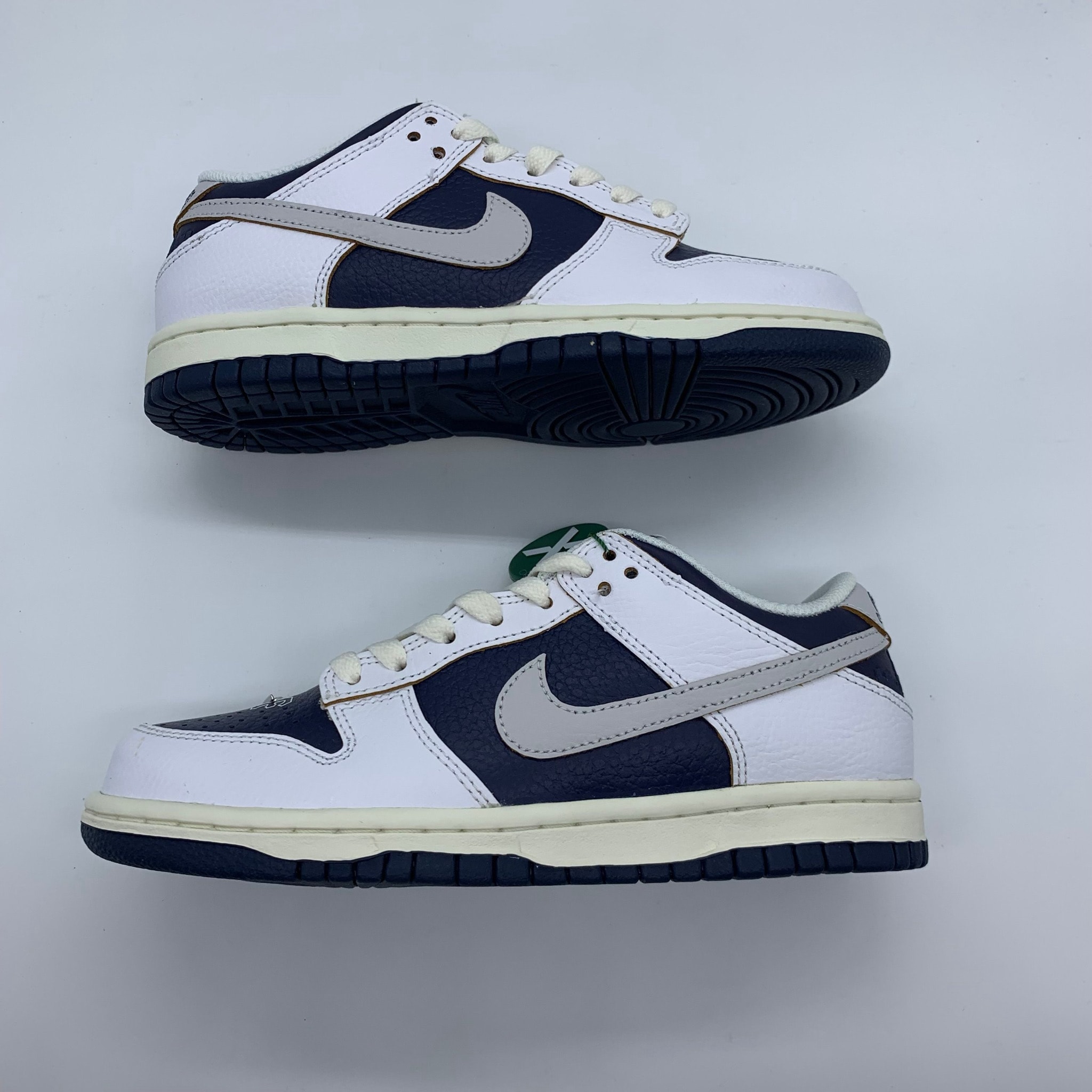 HUF × Nike SB Dunk Low "New York"