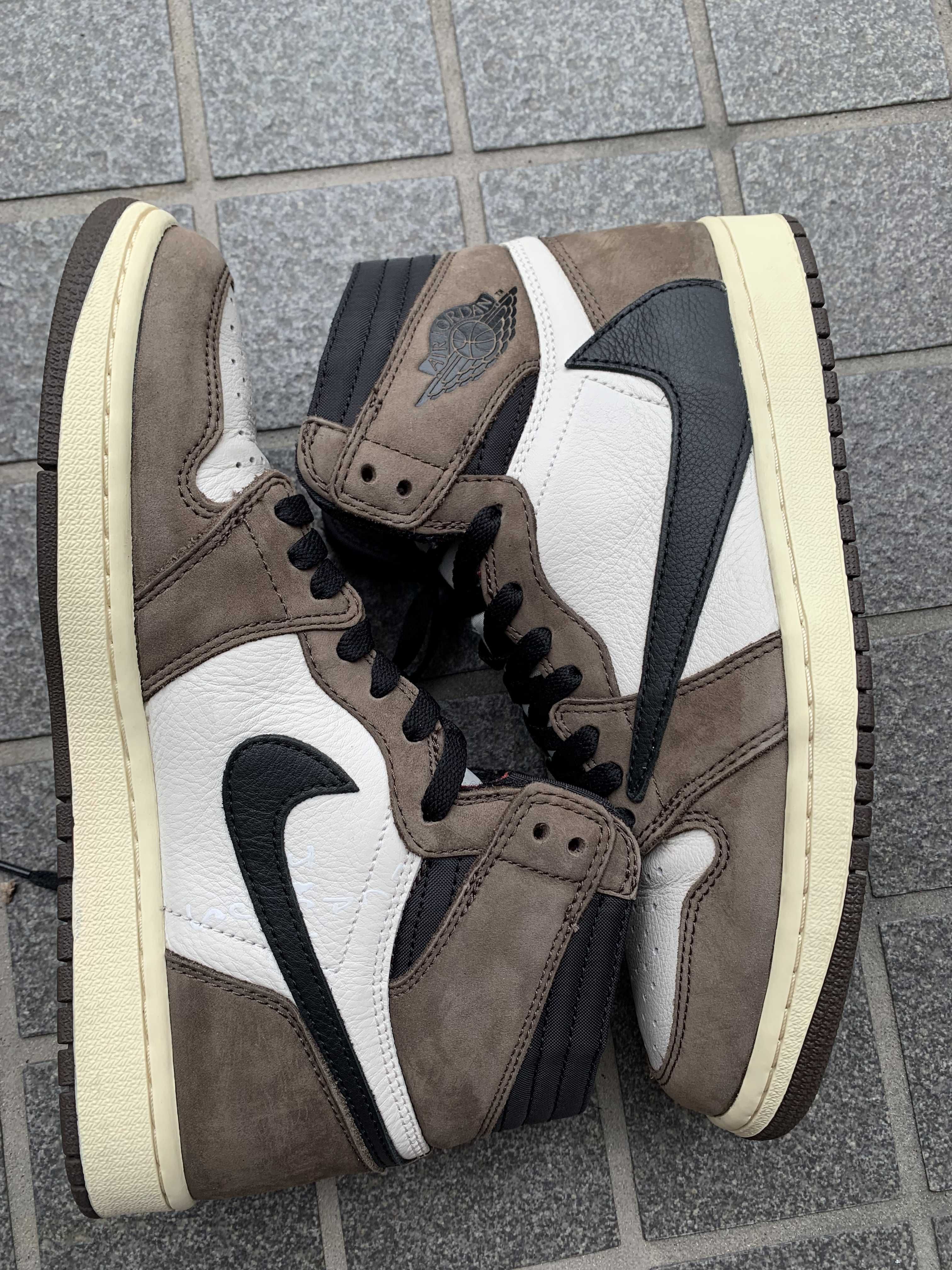 Travis Scott × Nike Air Jordan 1 Retro High OG TS SP "Sail/Dark Mocha"