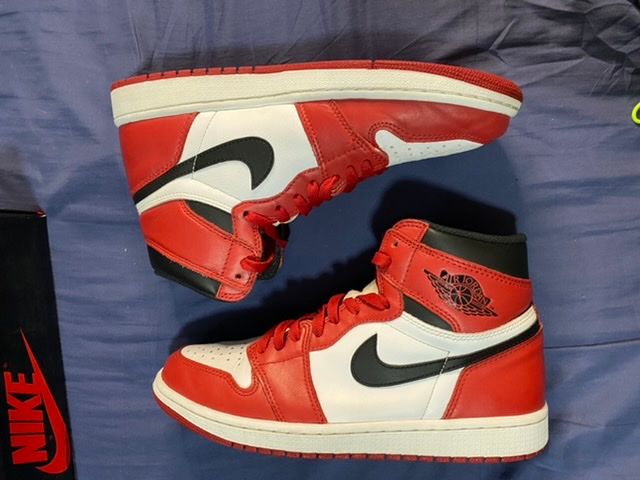 Nike Air Jordan 1 Retro High "Chicago" (2015)