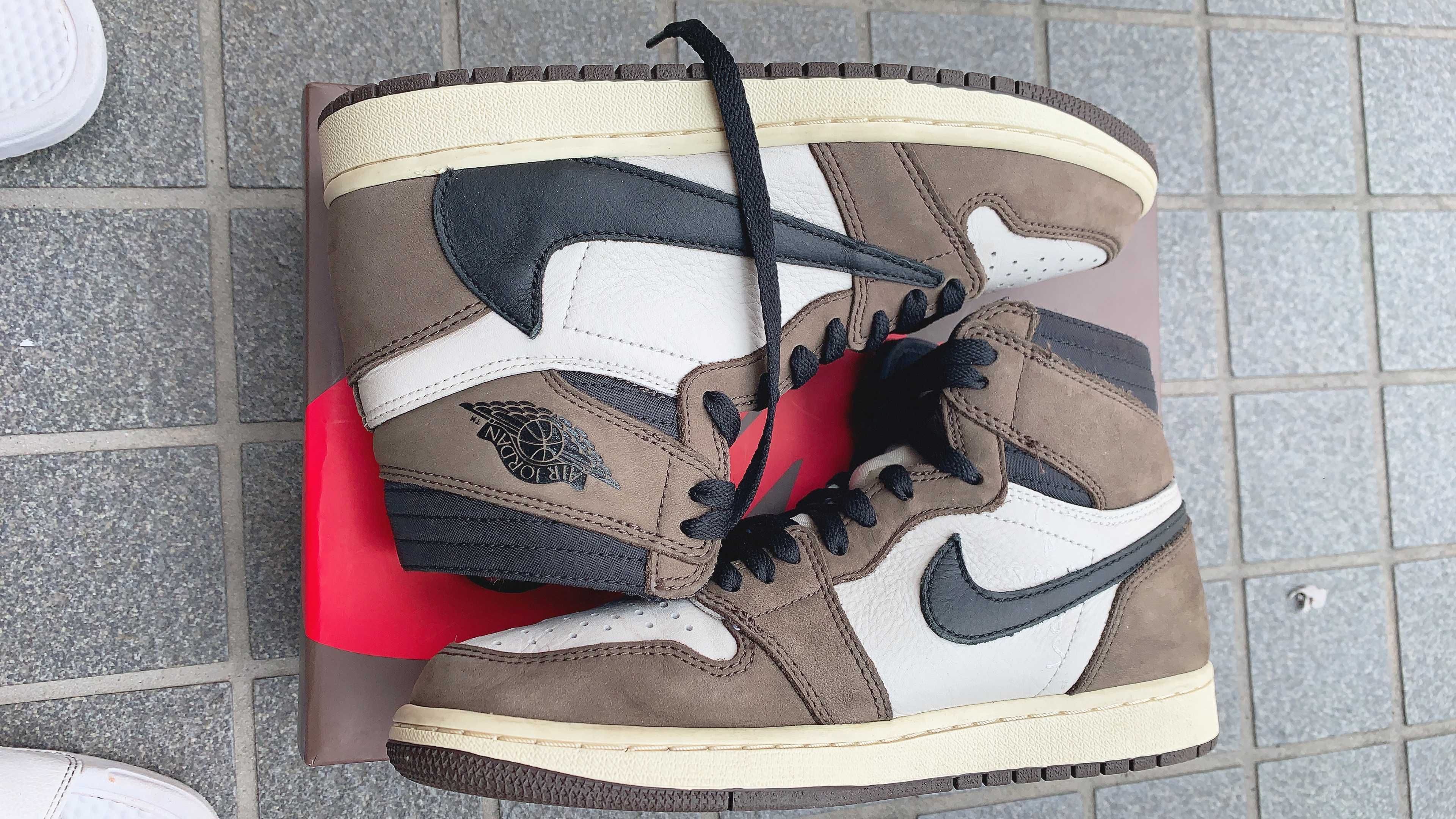 Travis Scott × Nike Air Jordan 1 Retro High OG TS SP "Sail/Dark Mocha"