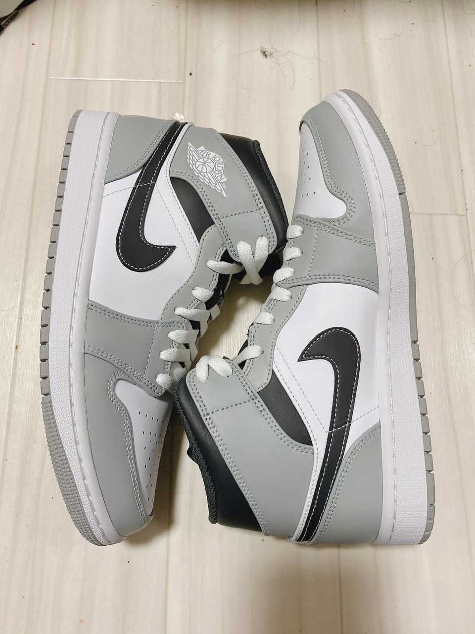Nike Air Jordan 1 Mid "Grey White/Anthracite"