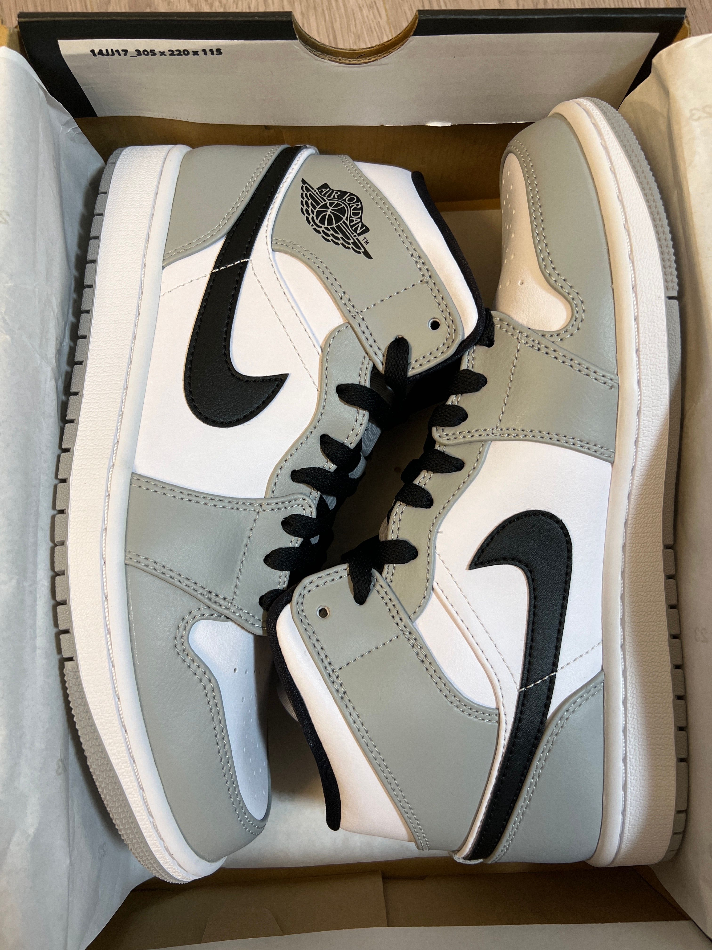 Nike Air Jordan 1 Mid "Light Smoke Grey/White/Black"