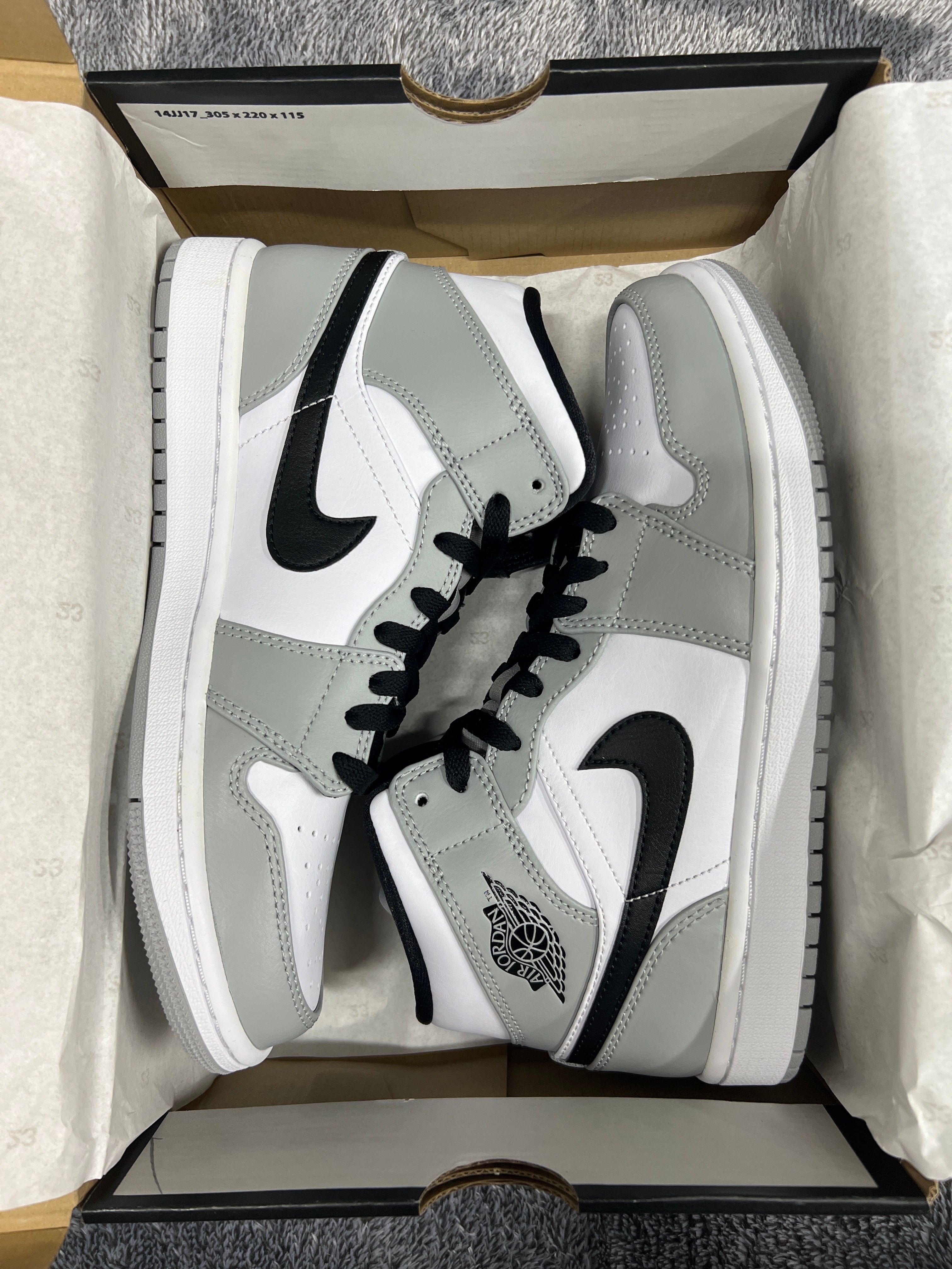 Nike Air Jordan 1 Mid "Light Smoke Grey/White/Black"