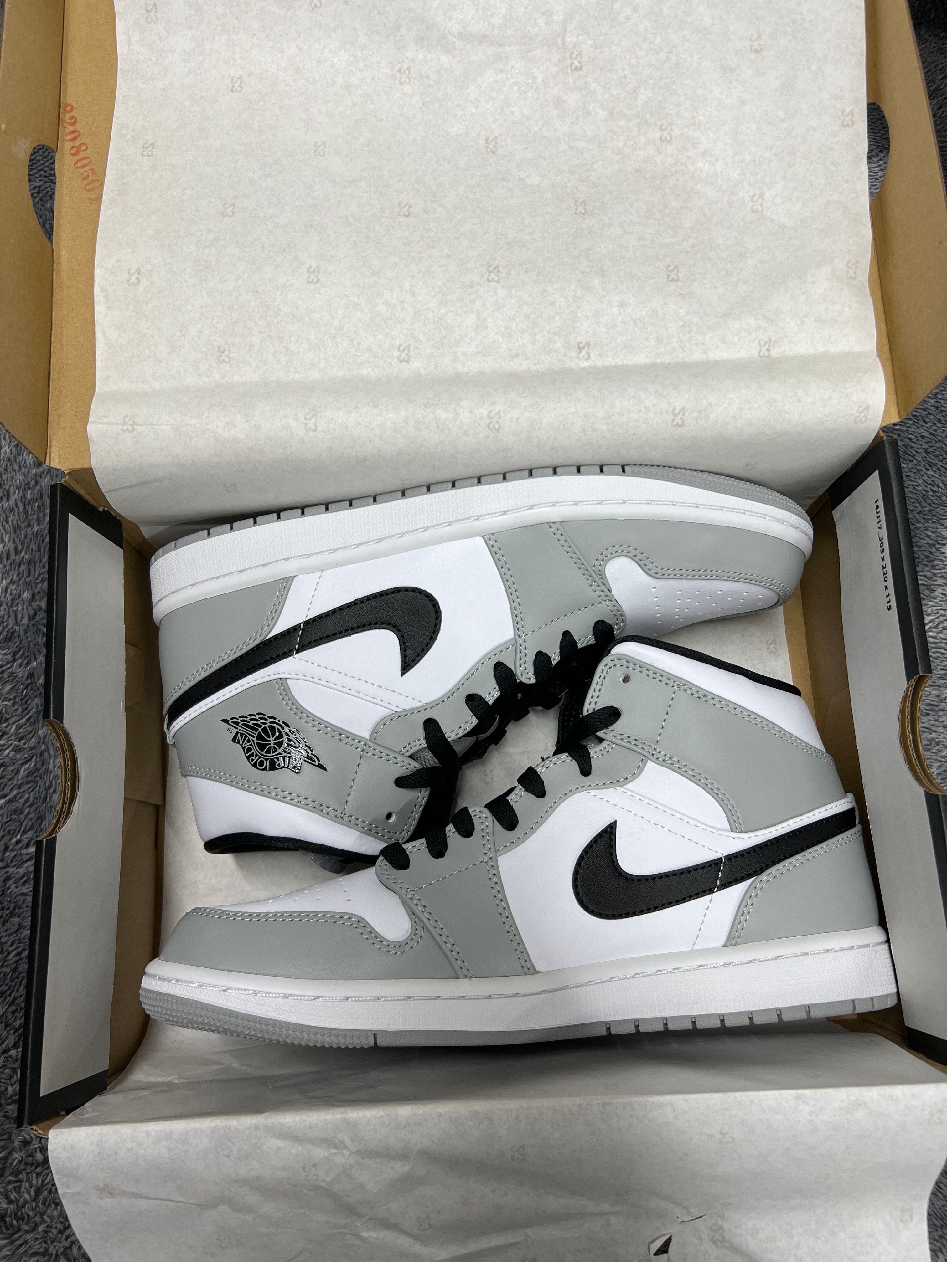 Nike Air Jordan 1 Mid "Light Smoke Grey/White/Black"