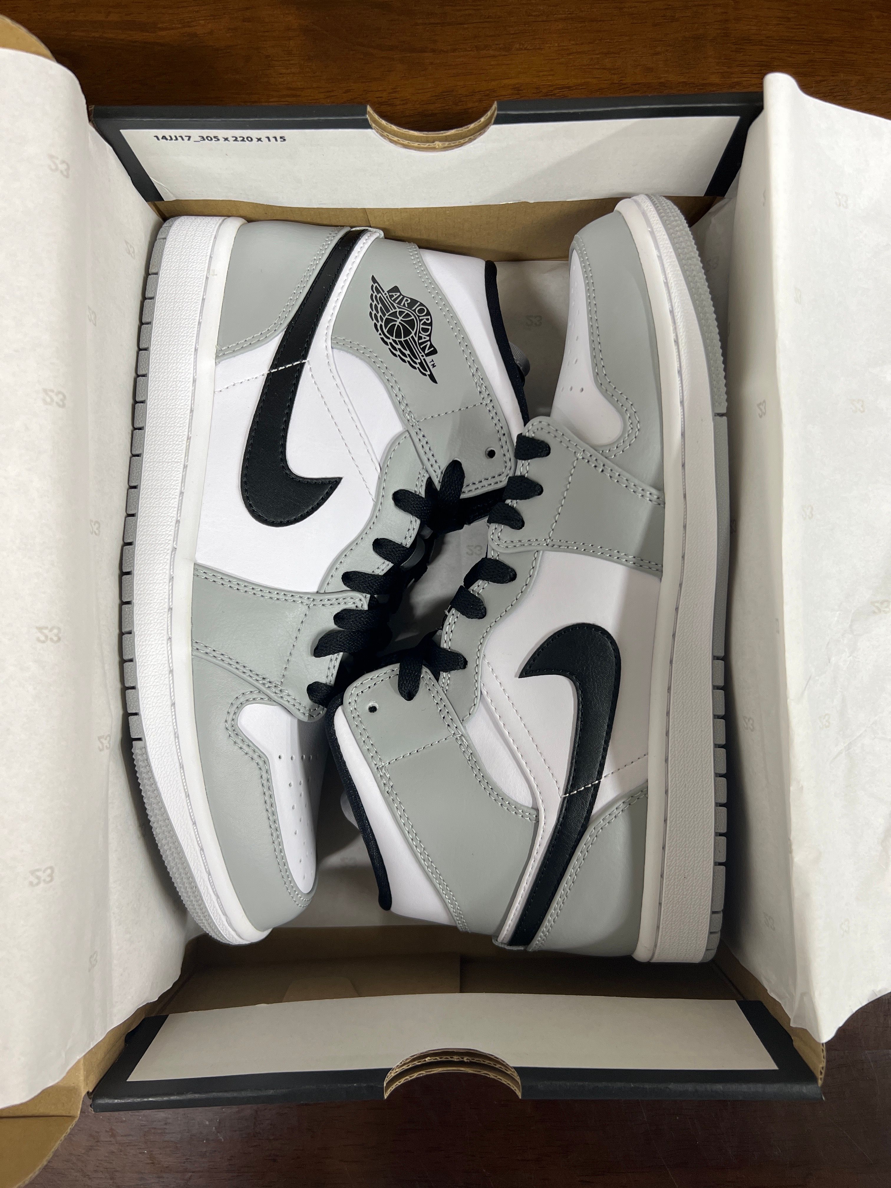 Nike Air Jordan 1 Mid "Light Smoke Grey/White/Black"