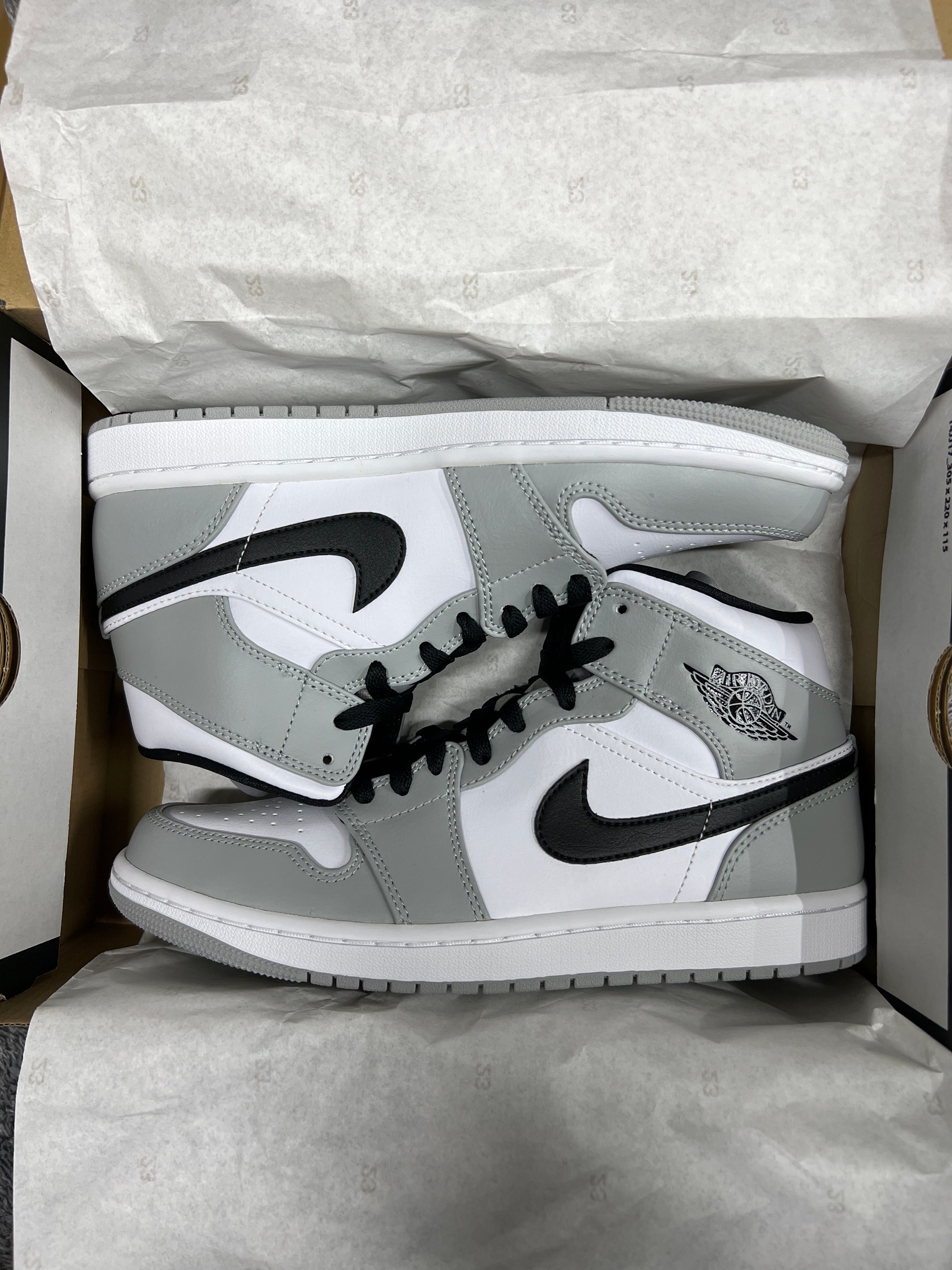 Nike Air Jordan 1 Mid "Light Smoke Grey/White/Black"