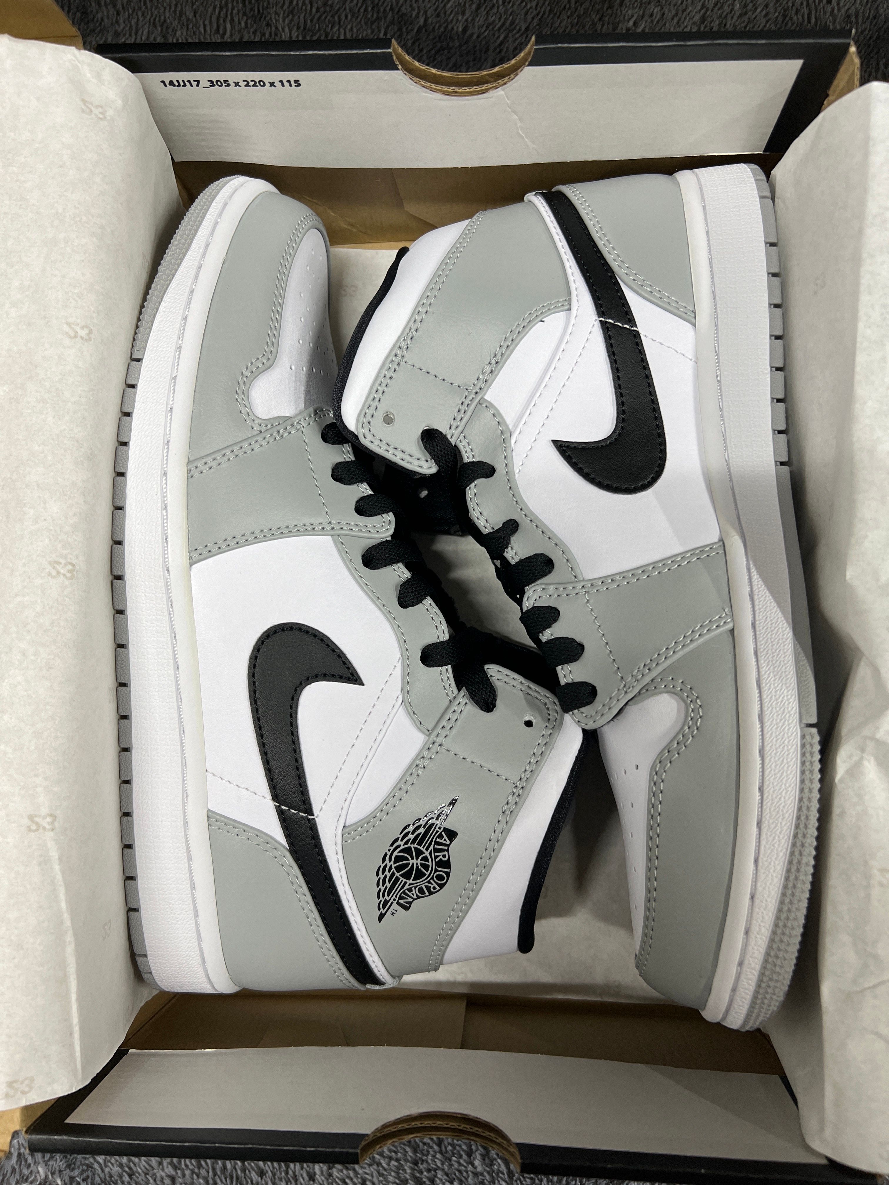 Nike Air Jordan 1 Mid "Light Smoke Grey/White/Black"