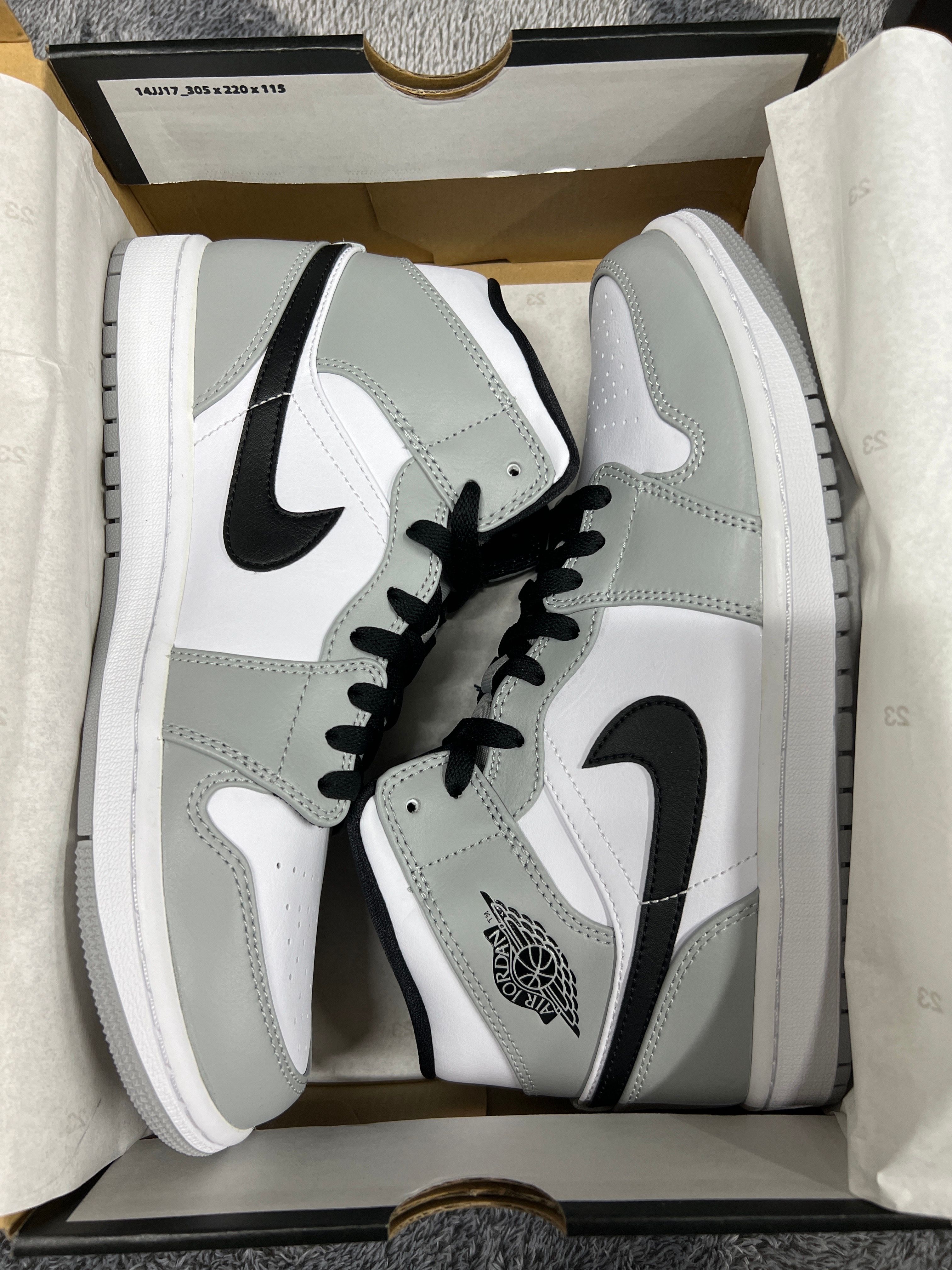 Nike Air Jordan 1 Mid "Light Smoke Grey/White/Black"